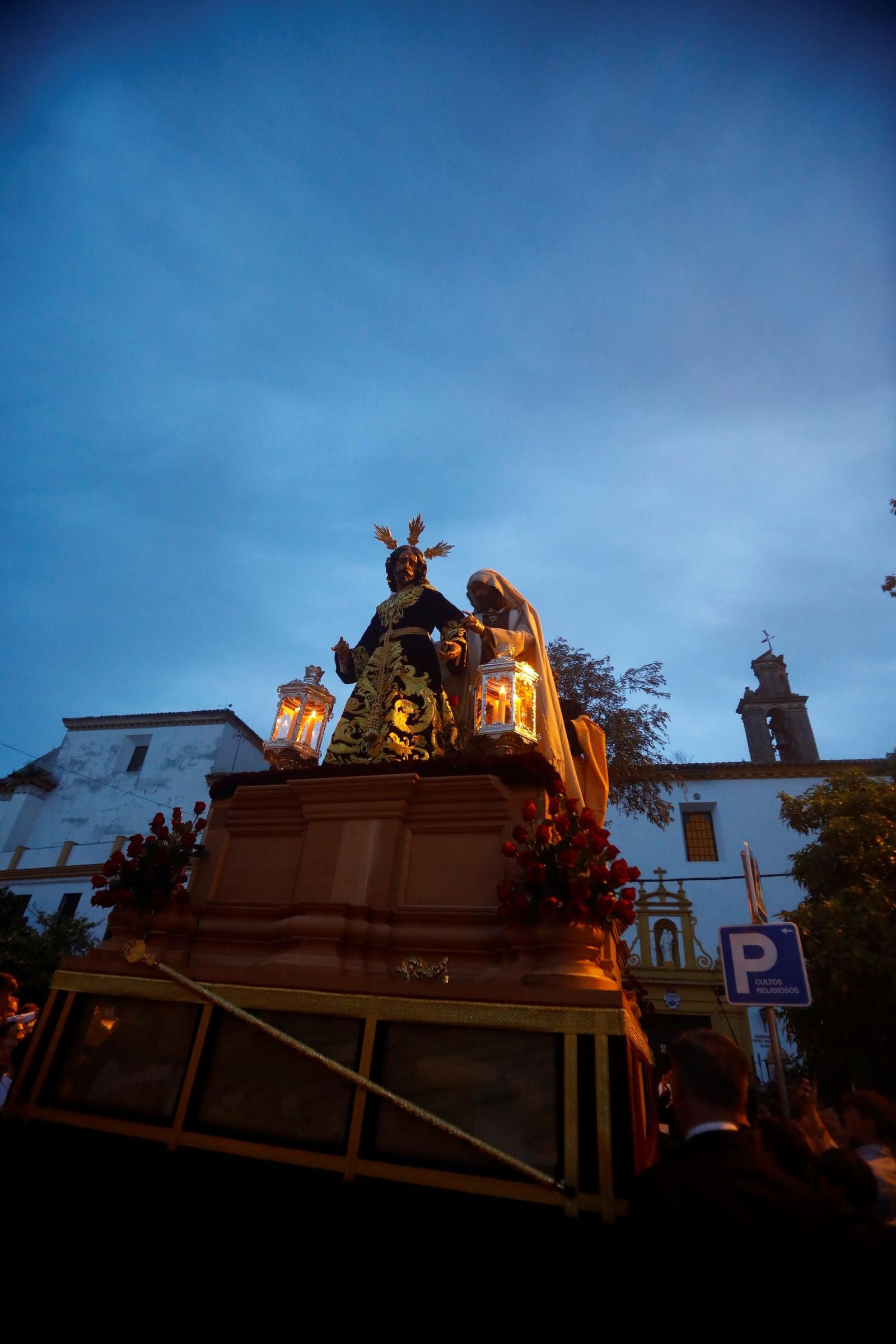 La procesión del Señor de la Salud de Puerta Nueva, en imágenes