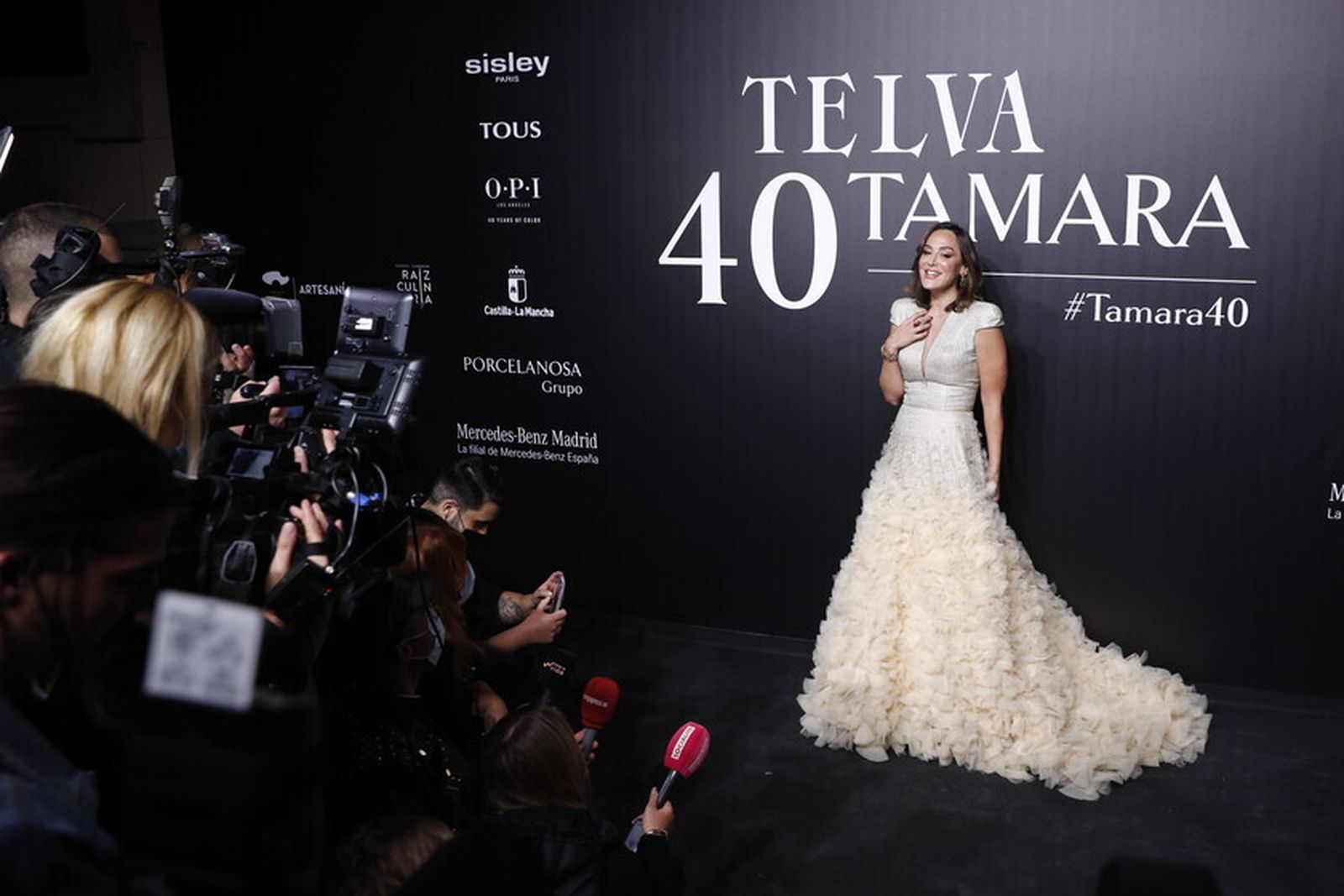 Tamara posó ante los fotógrafos como una auténtica estrella.