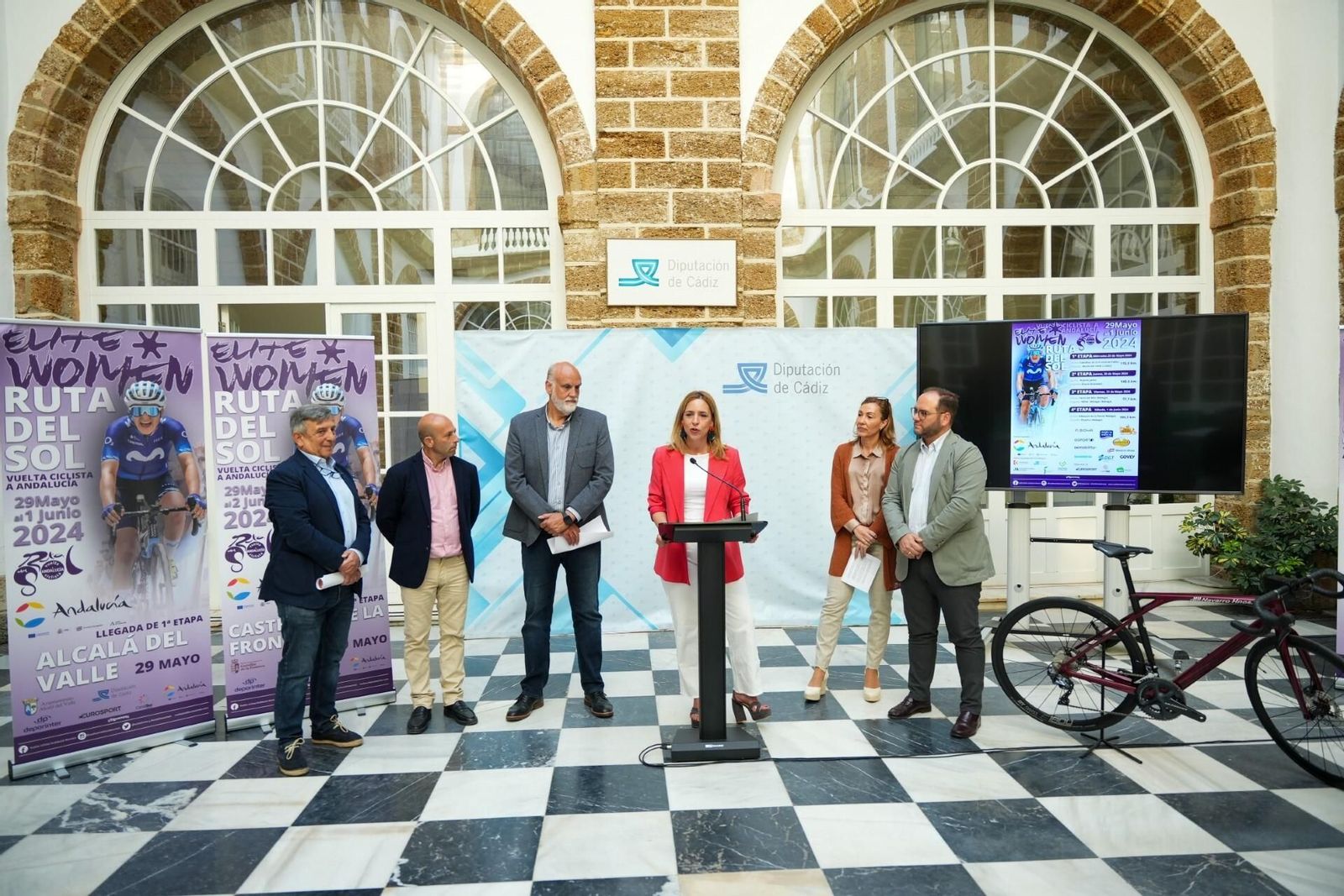 Un momento de la presentación de la primera etapa de la Vuelta a Andalucía femenina
