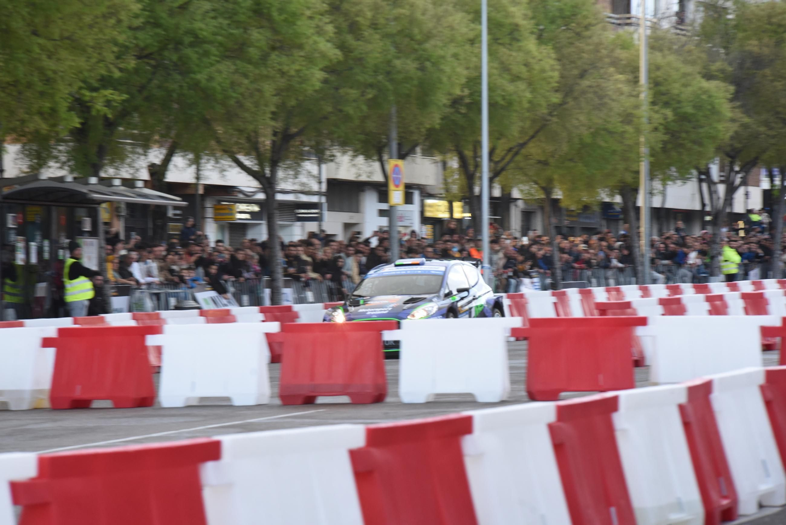 Las mejores fotos del espectacular tramo urbano del Rallye Sierra Morena 2025