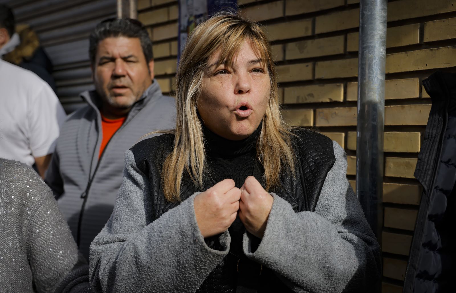 Vecinos de Palmete protestan por el corte continuado de la luz, todas las fotos