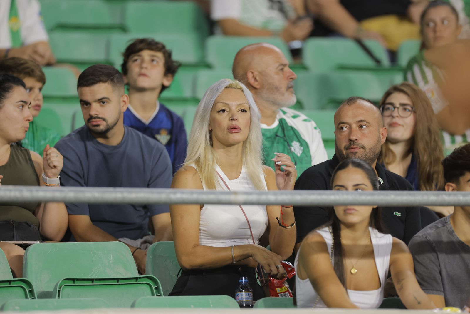 Búscate en las fotos del Betis-Valencia