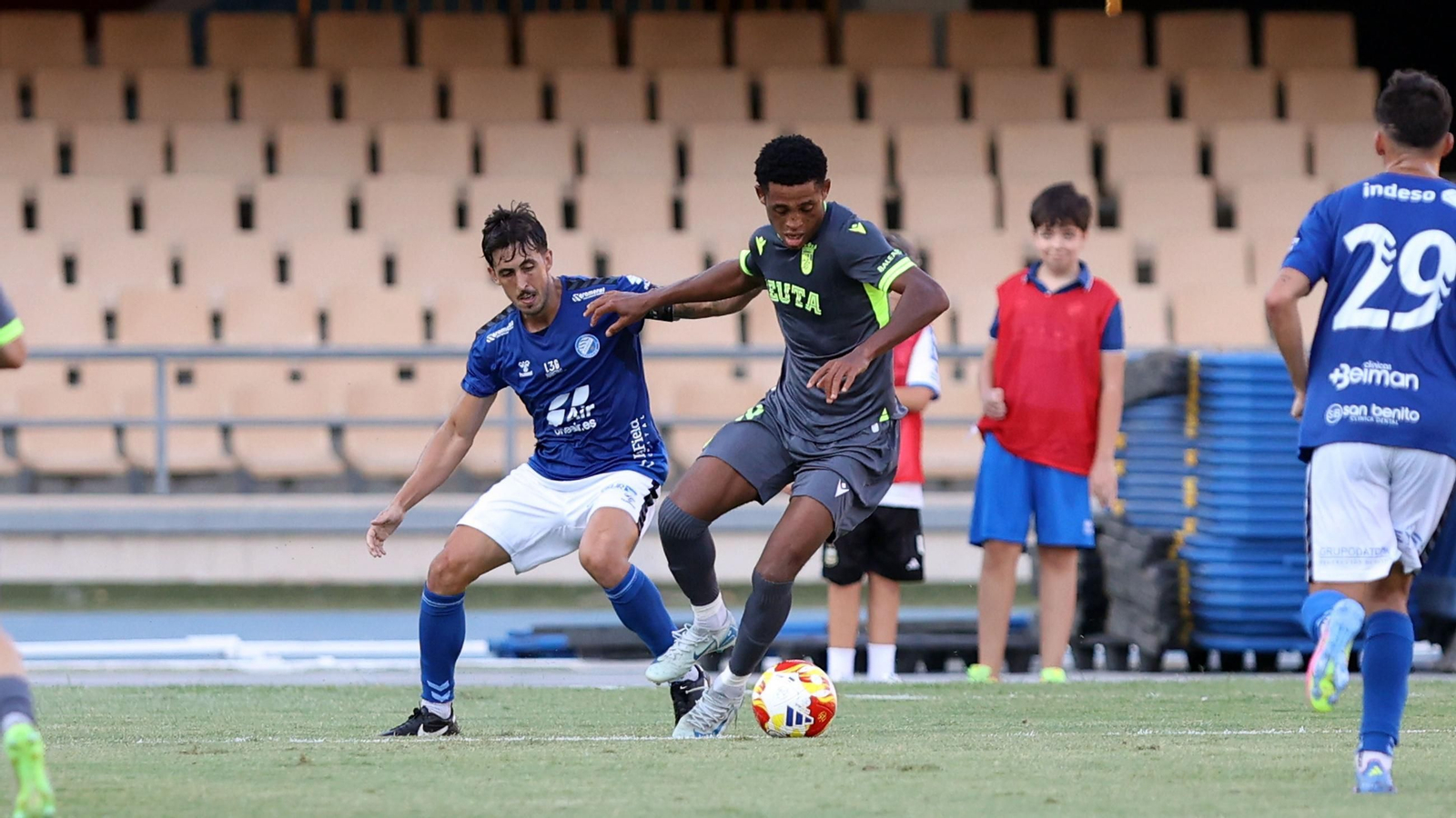 Imágenes del amistoso entre el Xerez DFC y el Ceuta B en Chapín