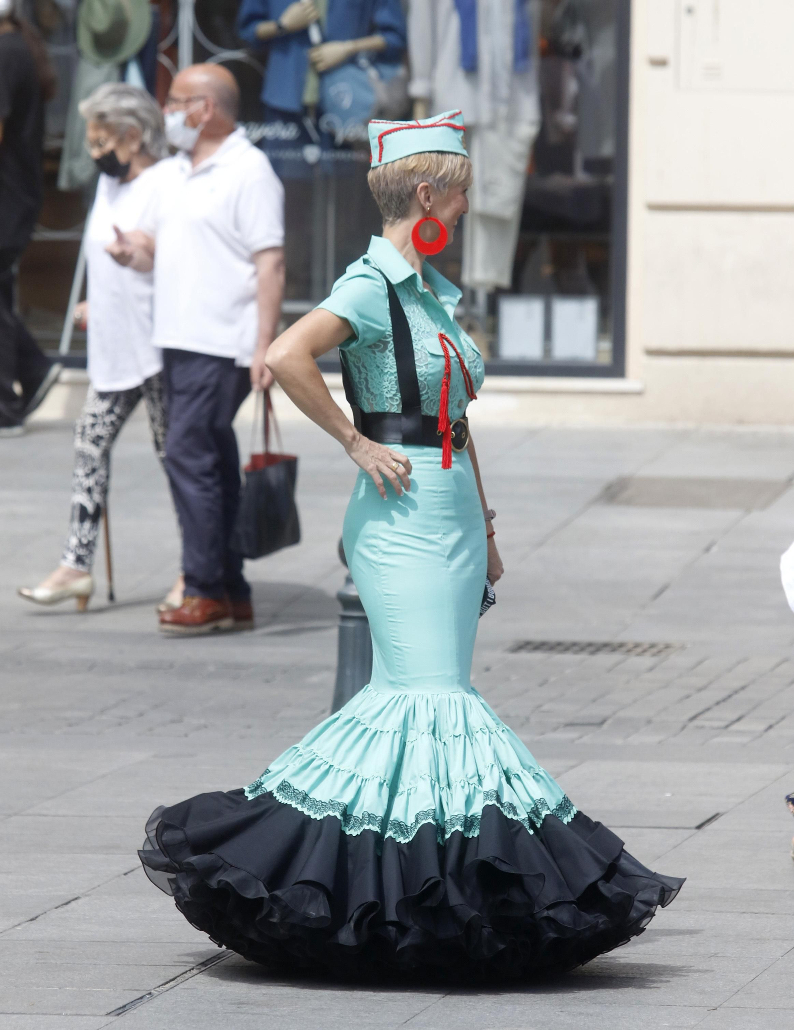 La quedada de las mujeres cordobesas vestidas de flamencas, en imágenes