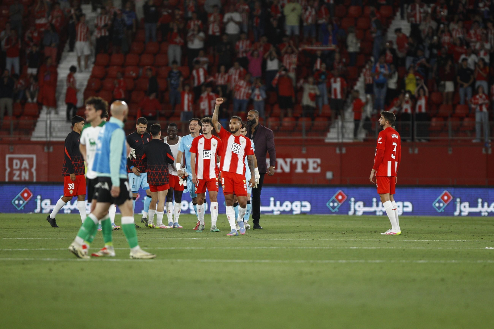 U.D. Almería-Racing de Santander, en imágenes