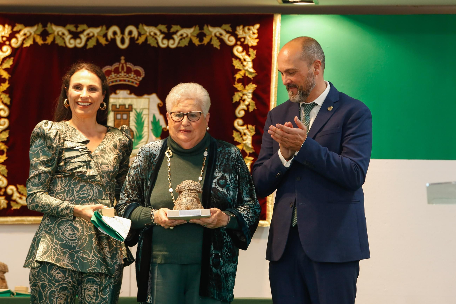 Fotos de la entrega de los reconocimientos por el Día de Andalucía en Los Barrios