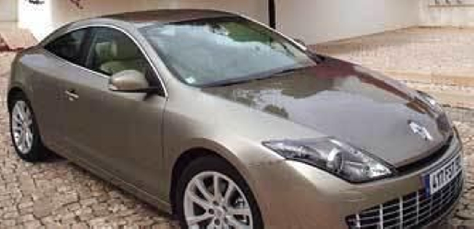 Renault Laguna Coupé, diseño de vanguardia