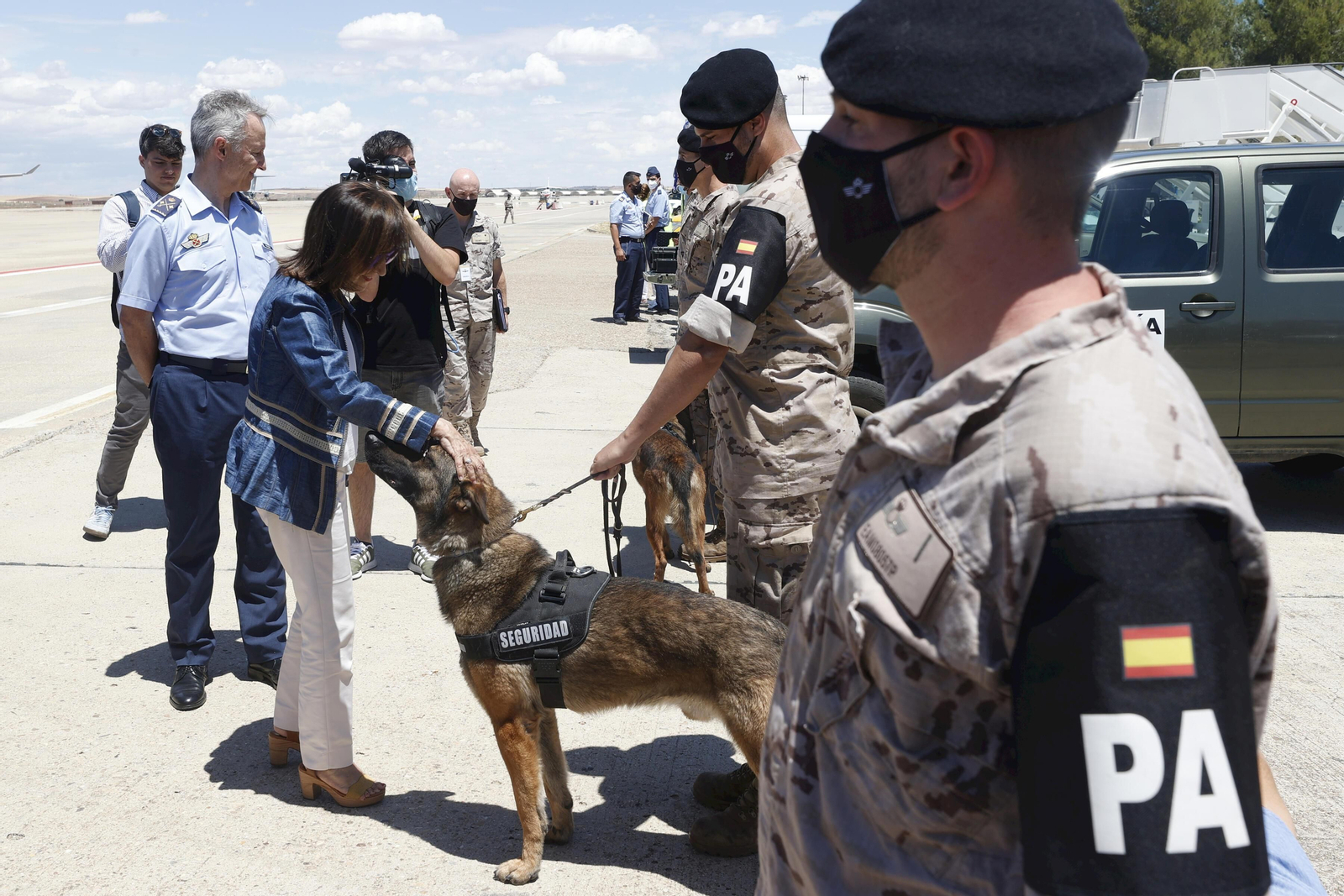 La ministra de Defensa, Margarita Robles, visita la Base Aérea de Torrejón para conocer y supervisar el dispositivo que se va a llevar a cabo para la Cumbre de la OTAN