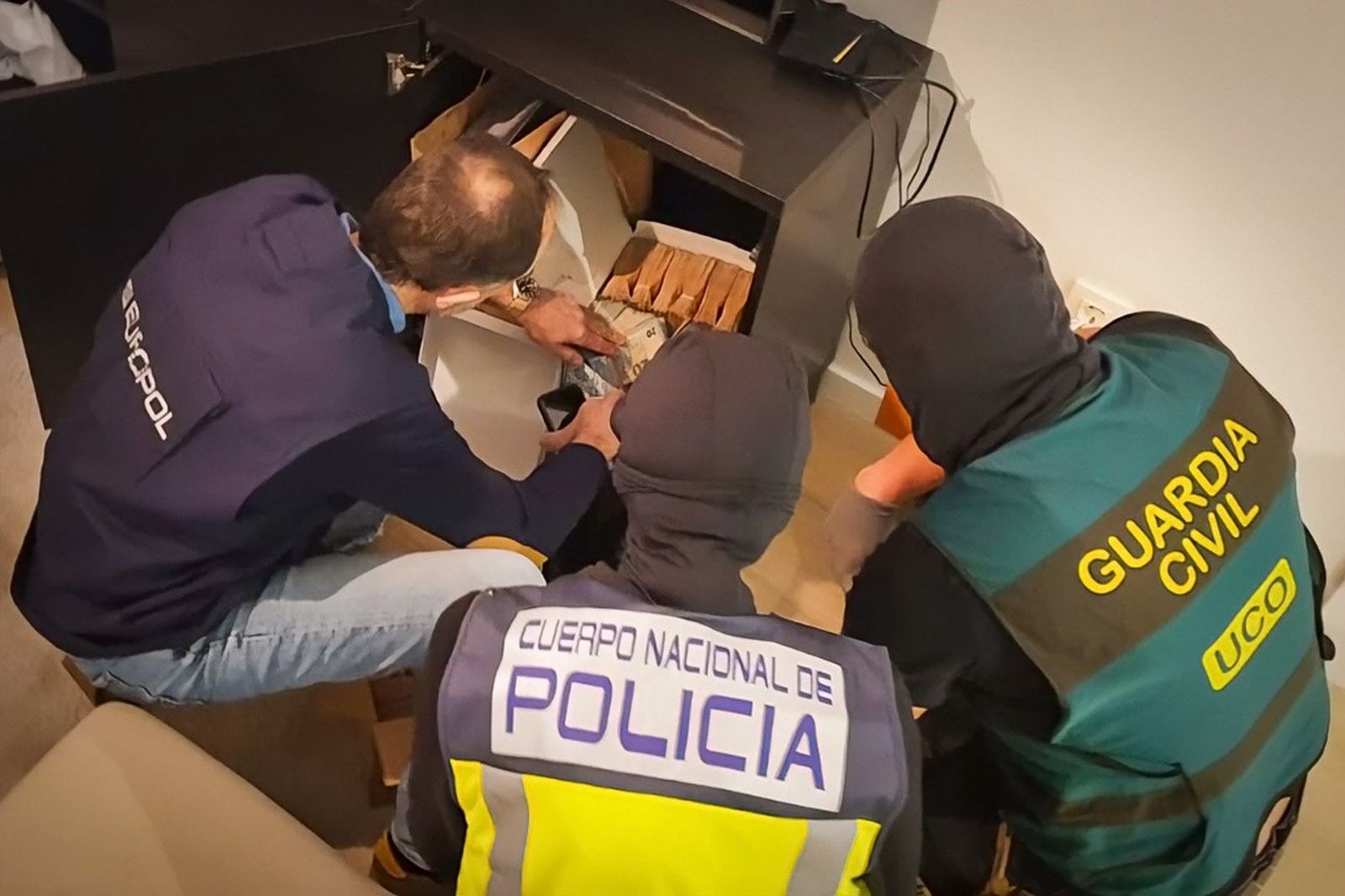 Policía Nacional y Guardia Civil en un operativo conjunto