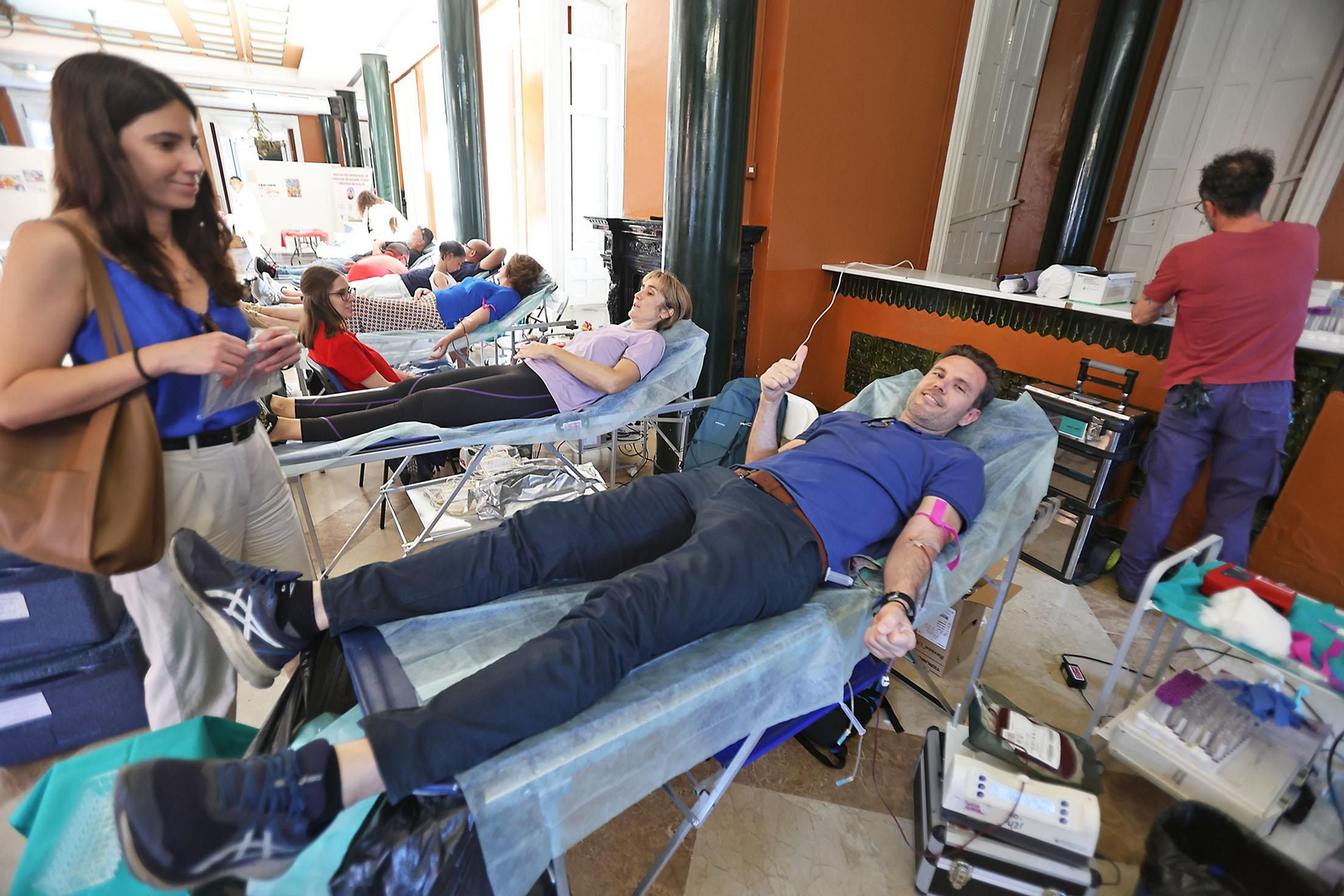 Imágenes de la macrocolecta de sangre en la Casa Colón de Huelva