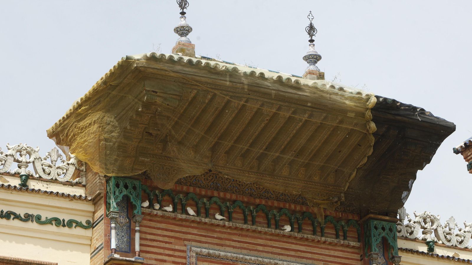 Aspecto de la fachada antes de la intervención de urgencia.