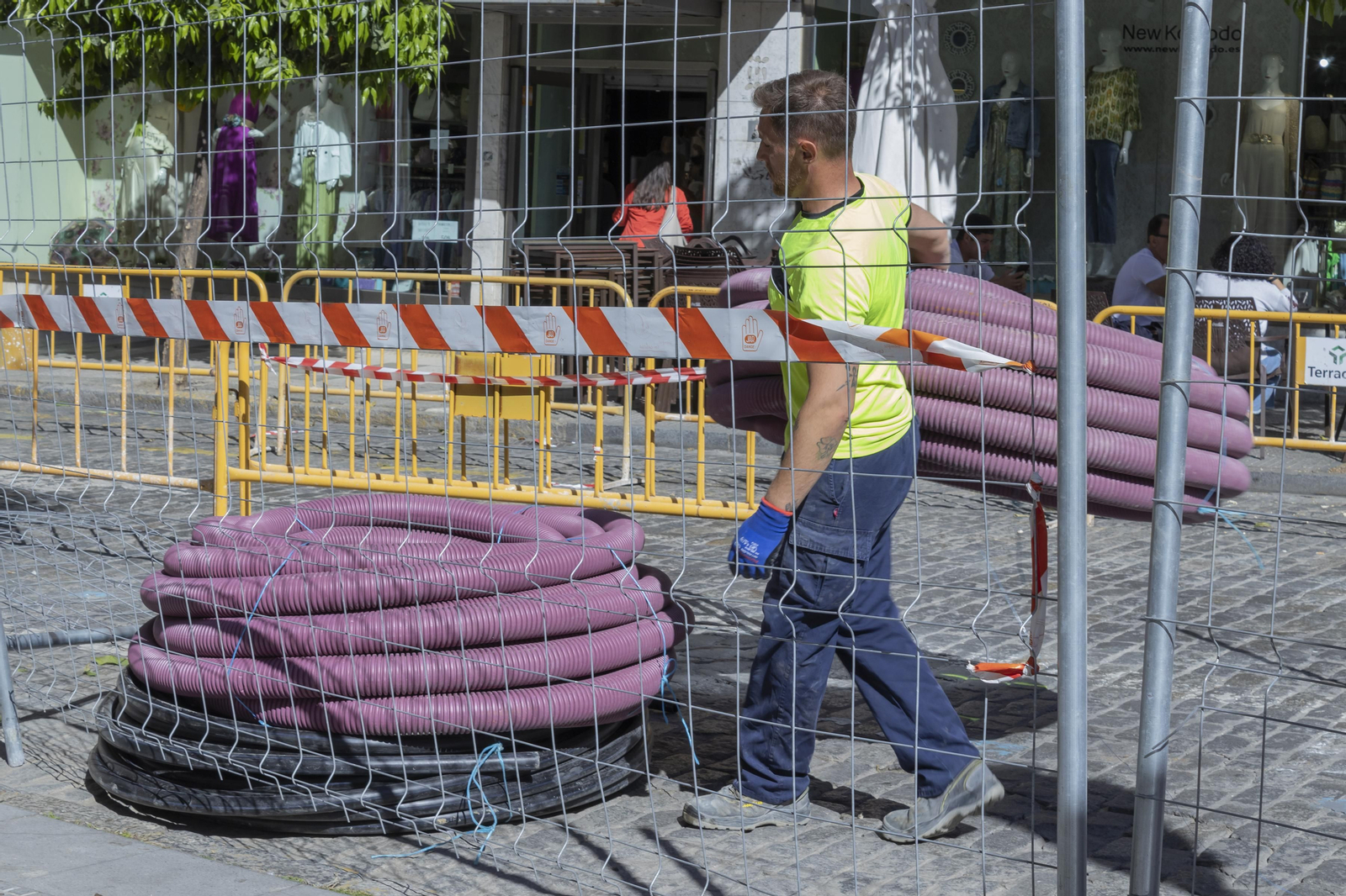 Obras en las calles : Méndez Núñez, Plus Ultra, Gravina y Médico Luis Buendía.