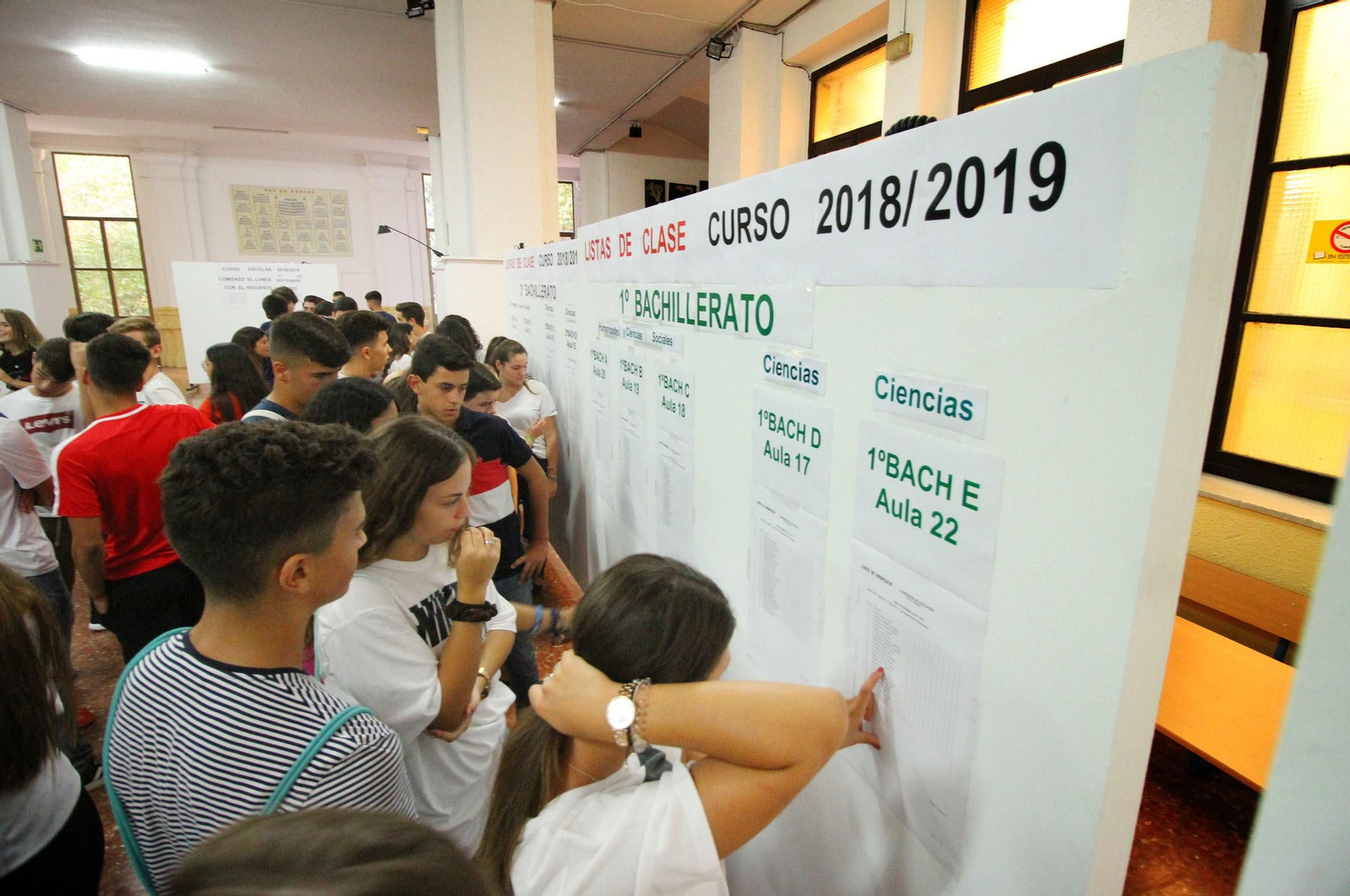 Vuelta a clase de alumnos de Secundaria y Bachillerato