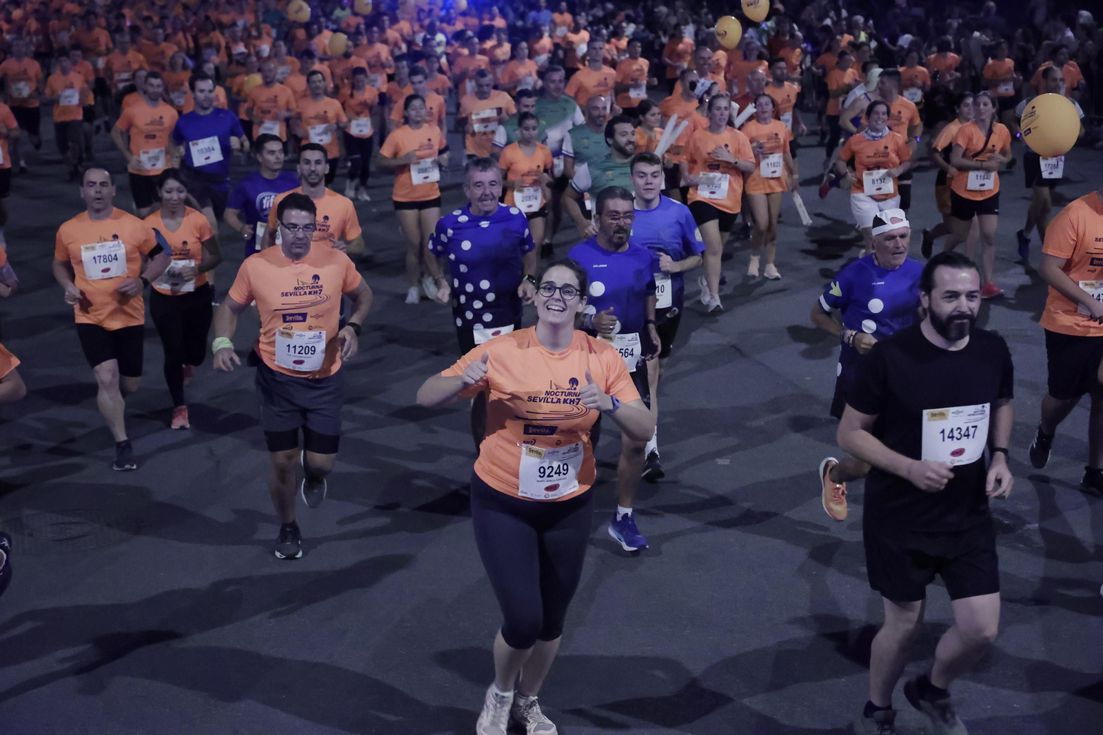 Búscate en la Carrera Nocturna de Sevilla (1)