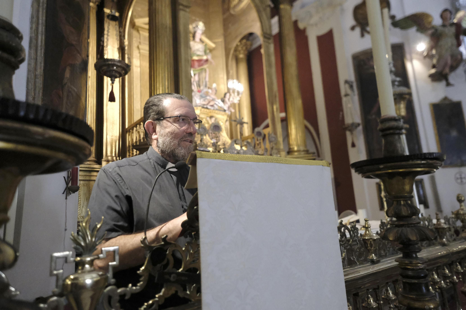La ofrenda floral del Córdoba CF a San Rafael, en imágenes