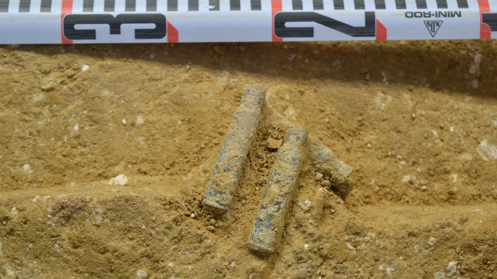 Vainas de munición de fusil Mauser halladas en una fosa en San Fernando.