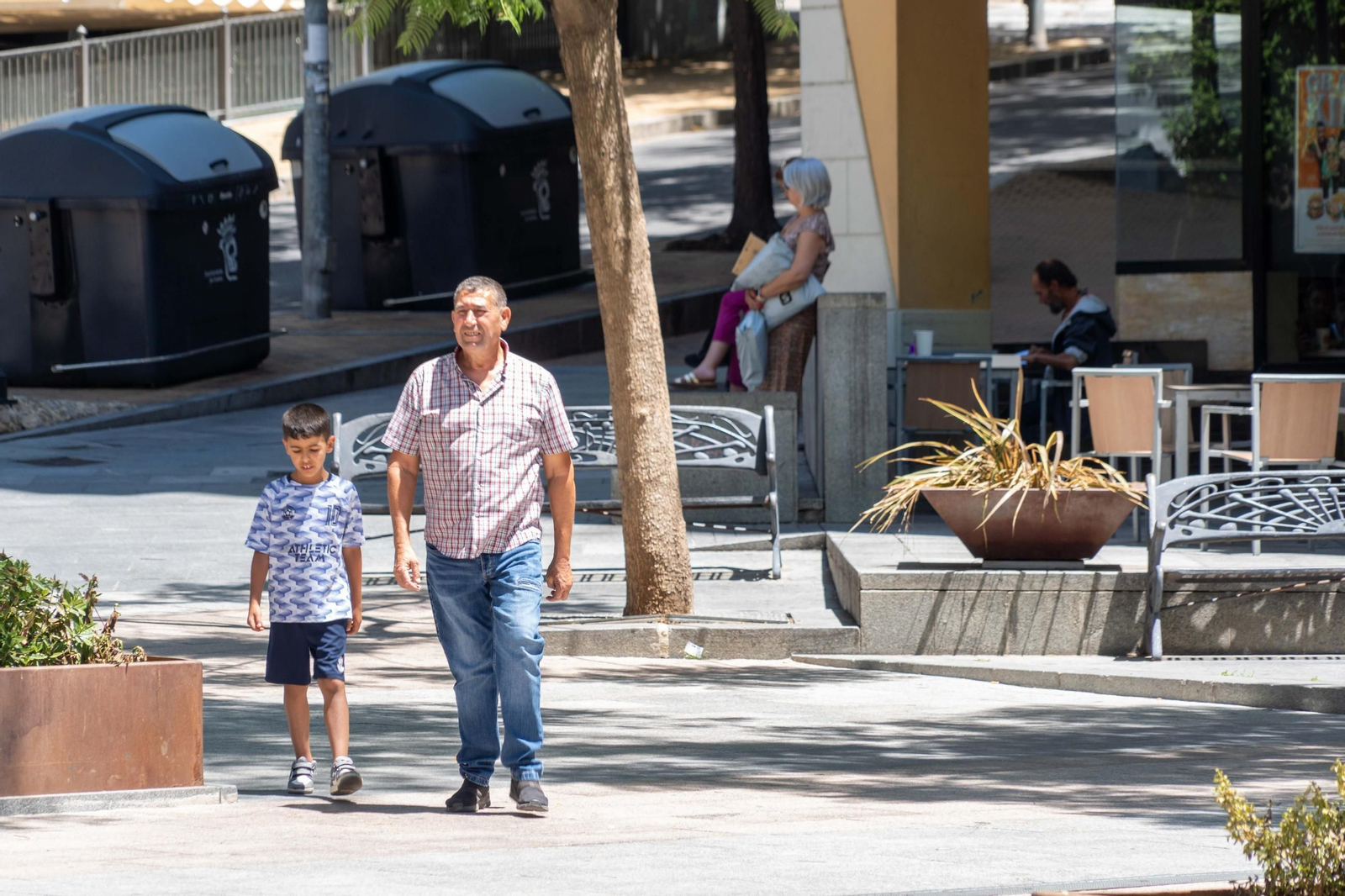 La Plaza Quintero Báez, espacio peatonal, arbolado y punto de encuentro urbano.