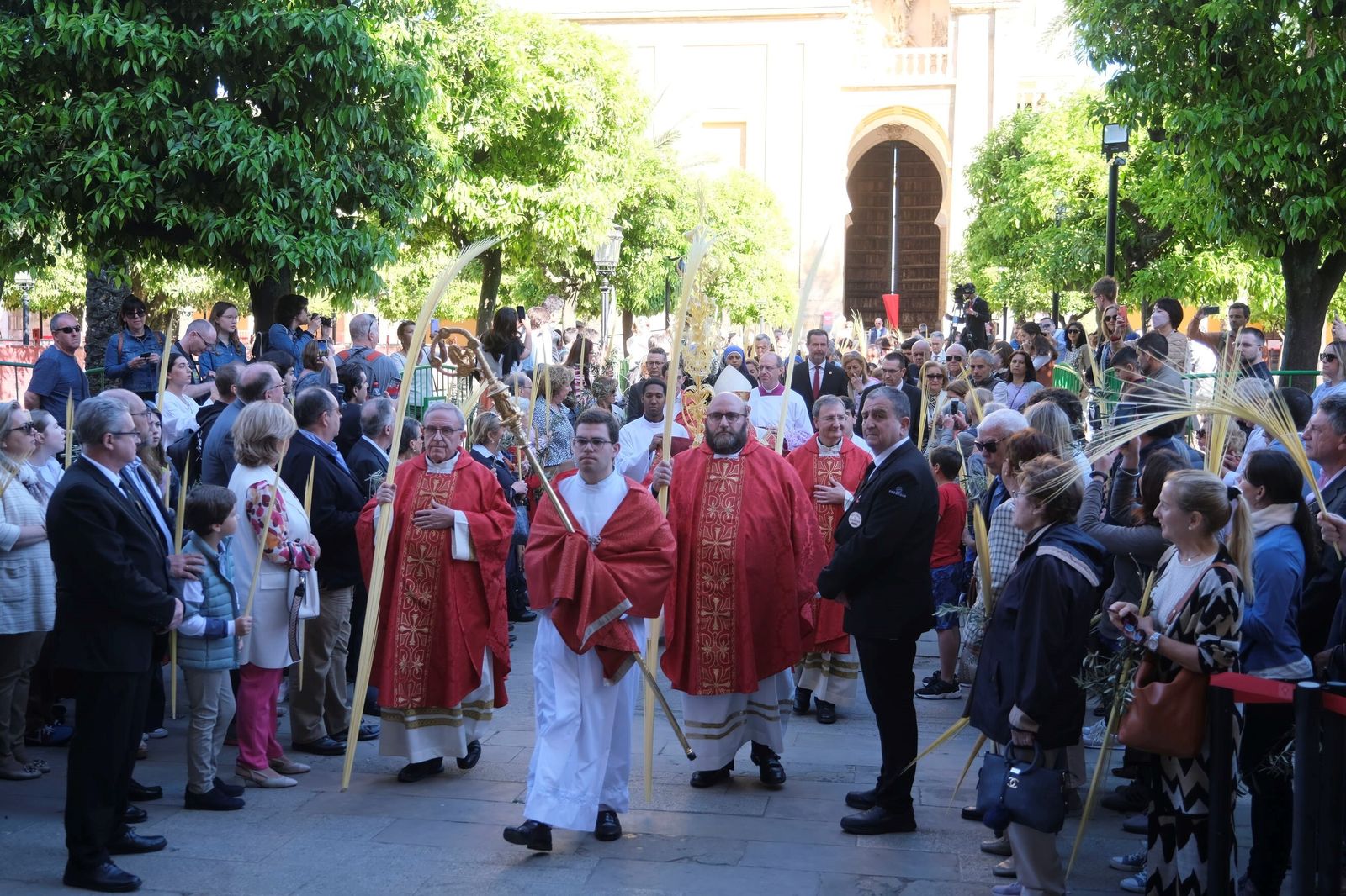 Domingo de Ramos en Córdoba 2023: la misa de la bendición de las palmas en la Catedral, en imágenes
