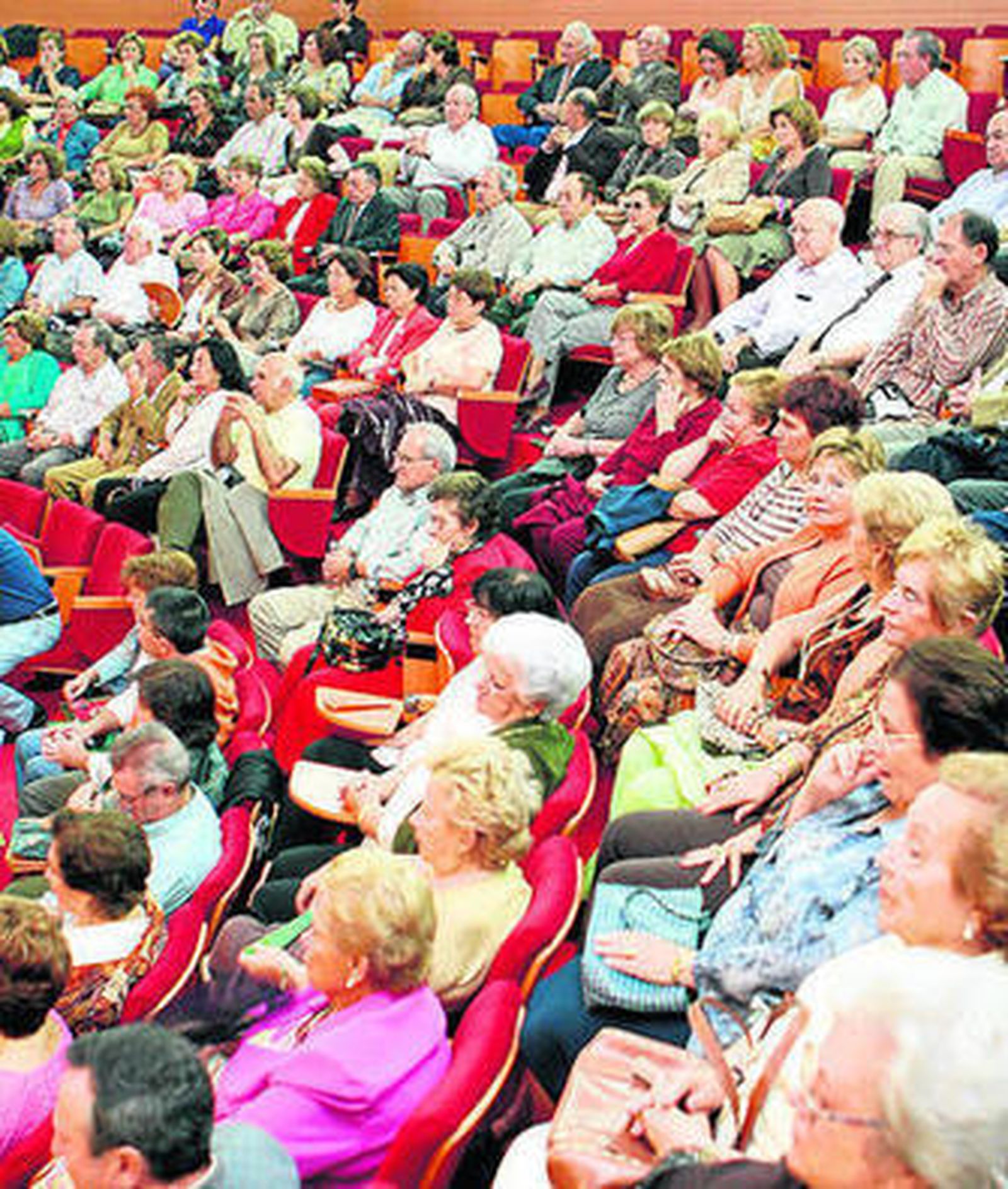 Acto del Aula de Mayores en la Universidad de Huelva.