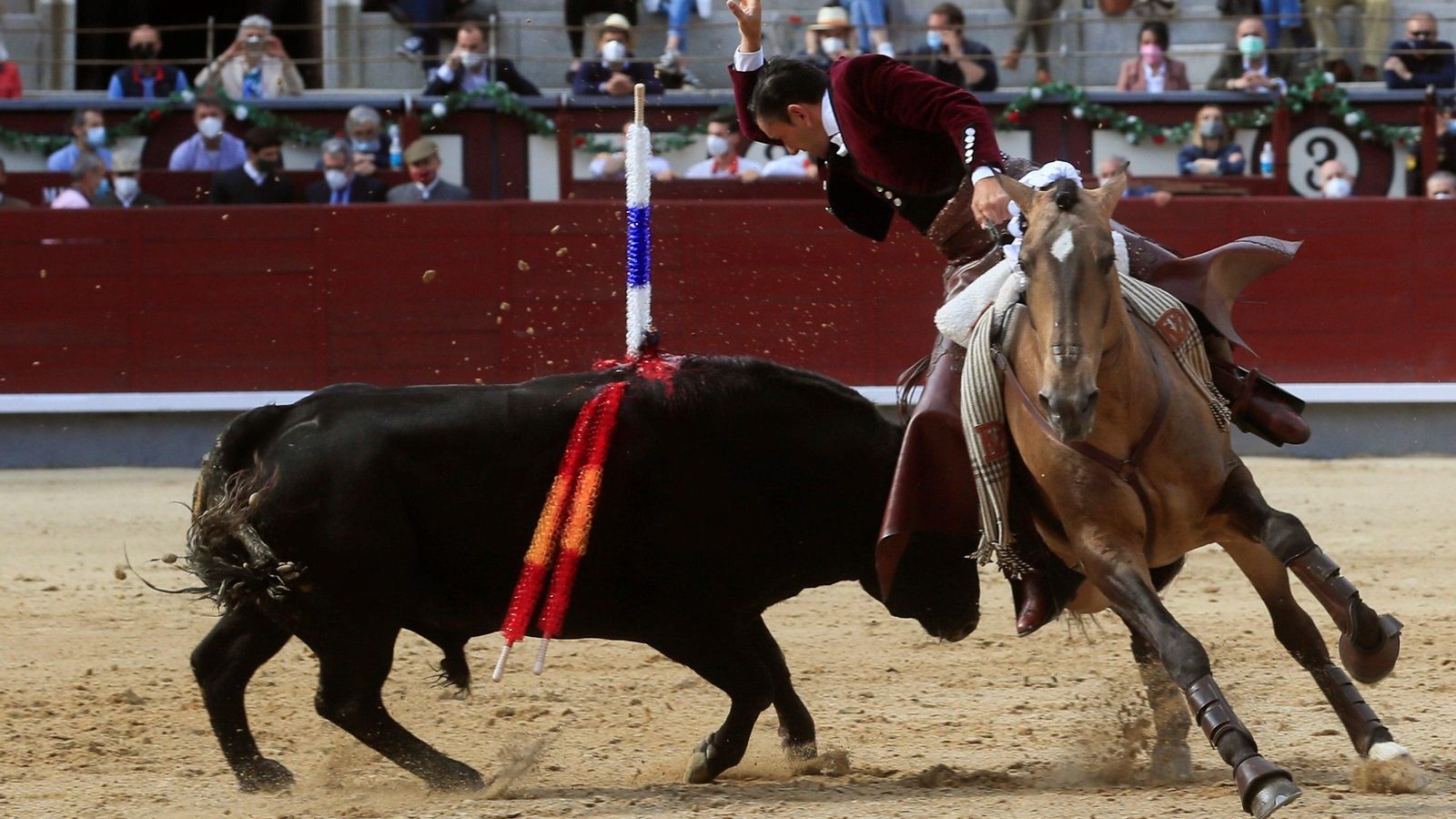 El rejoneador Diego Ventura durante el festejo en Las Ventas.