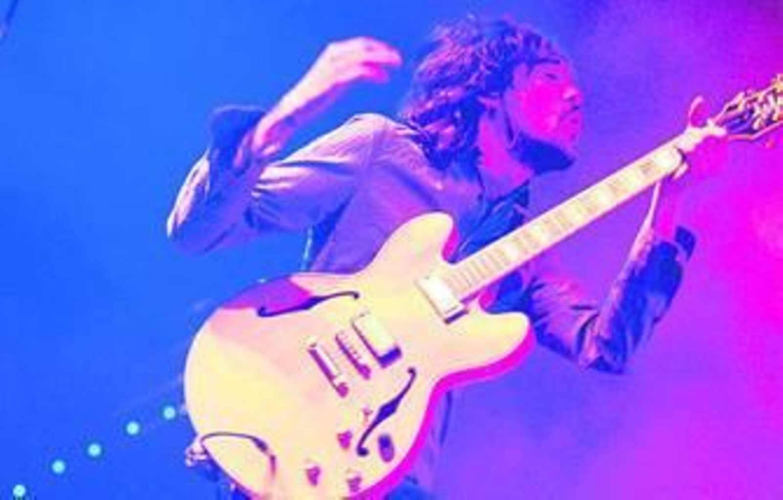 1. Lori Meyers, la última gran revelación del pop granadino, serán uno de los cabezas de cartel del concierto. 2. Los Planetas, con Jota a la cabeza, se reencuetnran de nuevo en su ciudad. 3. Niños Mutantes, otra banda de referencia.4. Eskorzo también estarán en la fiesta de Radio 3.