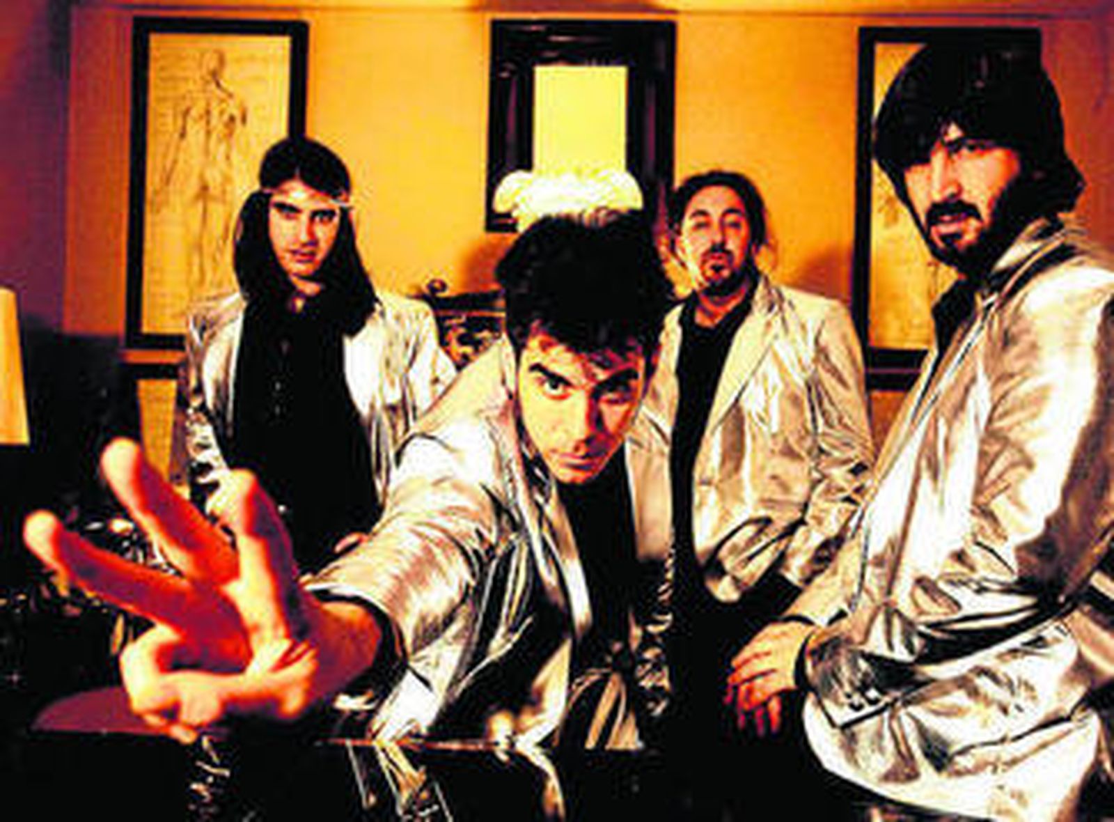 Imagen promocional del grupo portuense Ledatres.