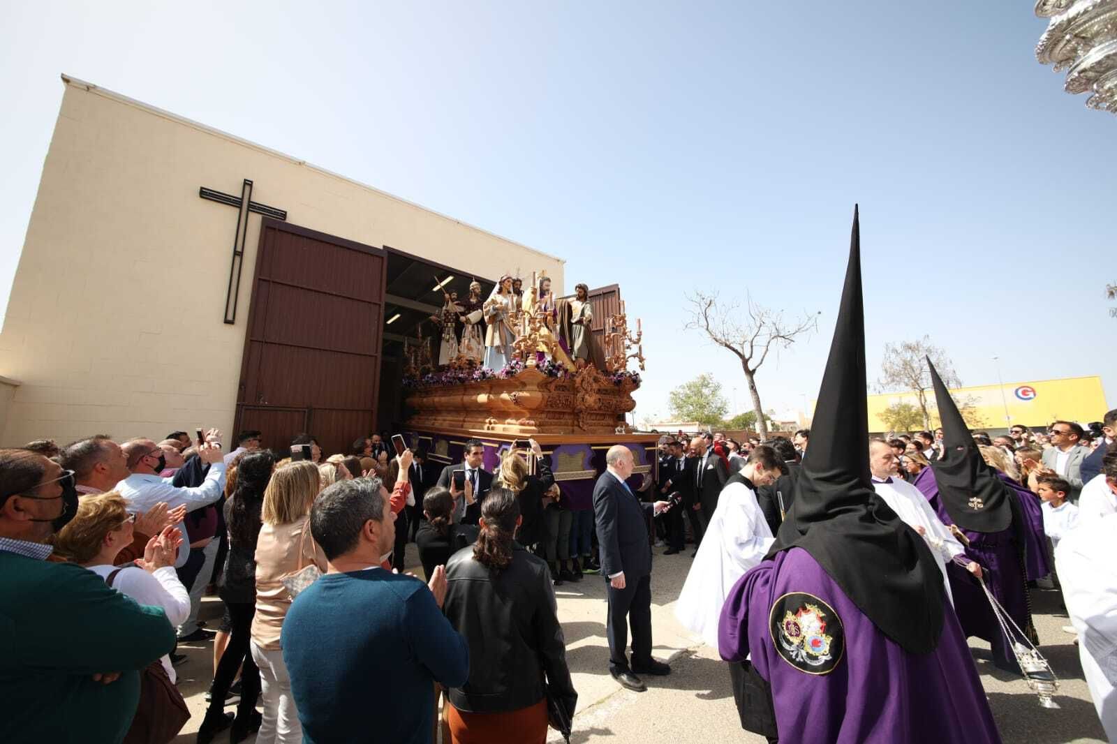 La hermandad de Pasión, arropada por su barrio