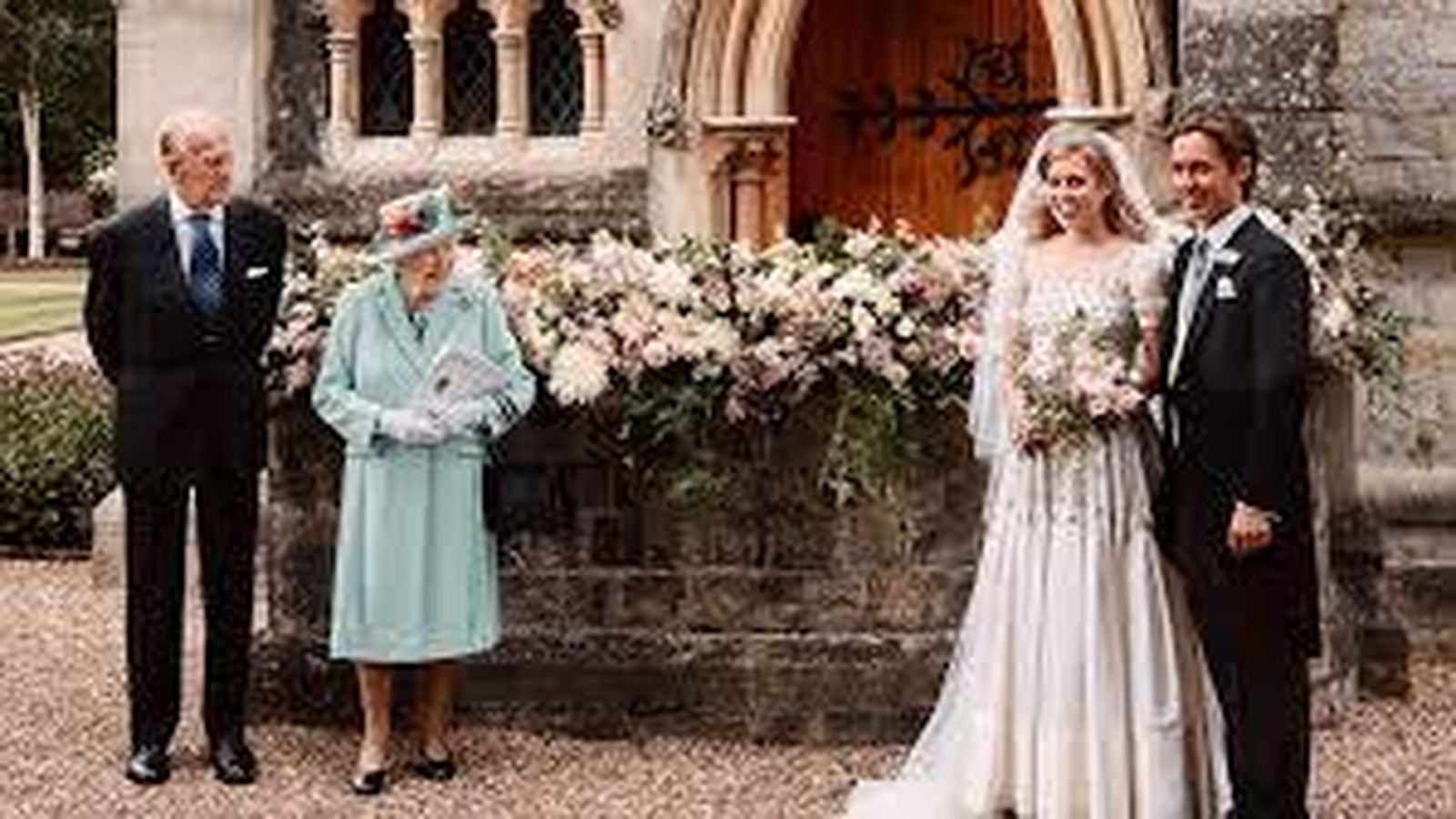 Isabel Ii y el duque de Edimburgo, en el enlace de su nieta Beatriz.