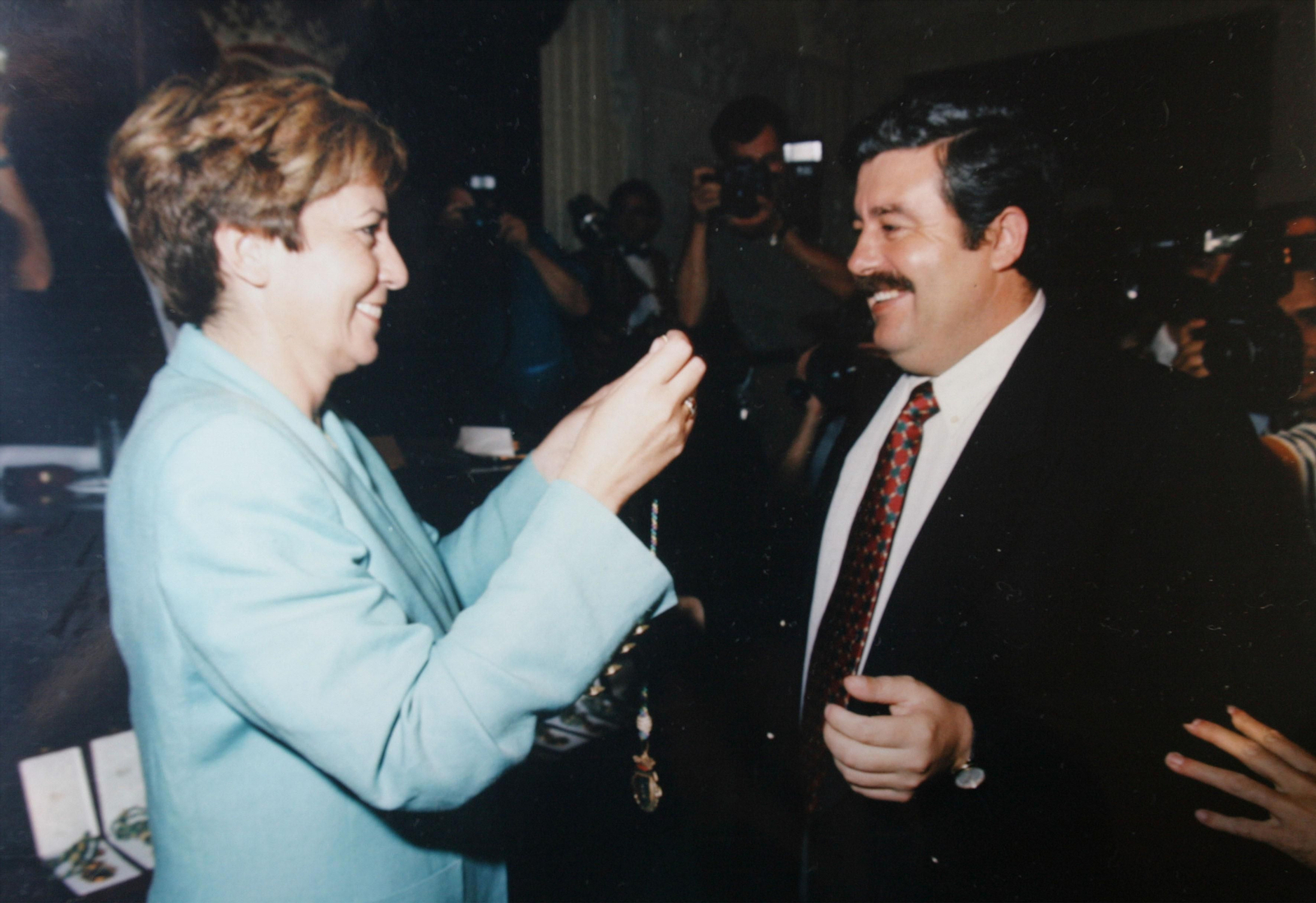Celia Villalobos y Antonio Romero, en la constitución del Ayuntamiento, en 1995. Celia Villalobos y Antonio Romero, en la constitución del Ayuntamiento, en 1995.