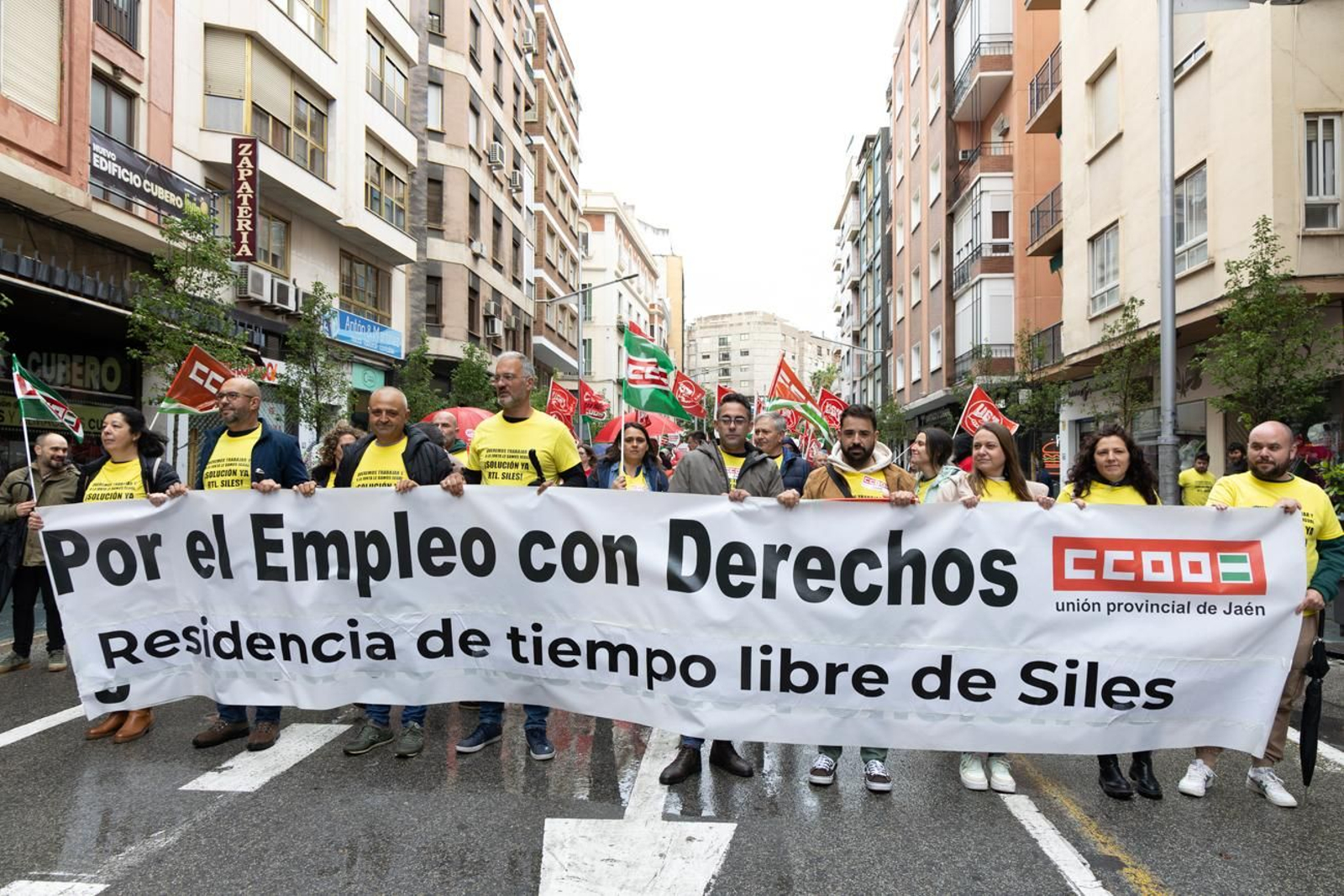 Unas 200 personas han participado en la manifestación por el Día del Trabajo.