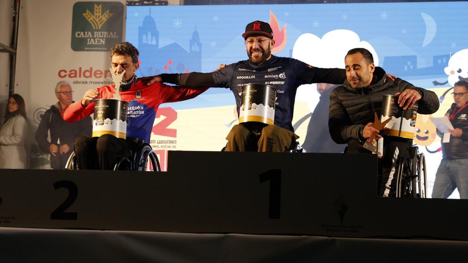 Rafa Botello, secundado en el podio por Marco Antonio Baena y Joaquín Álvarez.