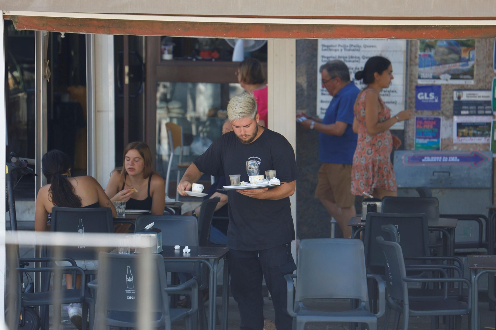 Un paseo en imágenes por el barrio cordobés de Cañero en un día de verano