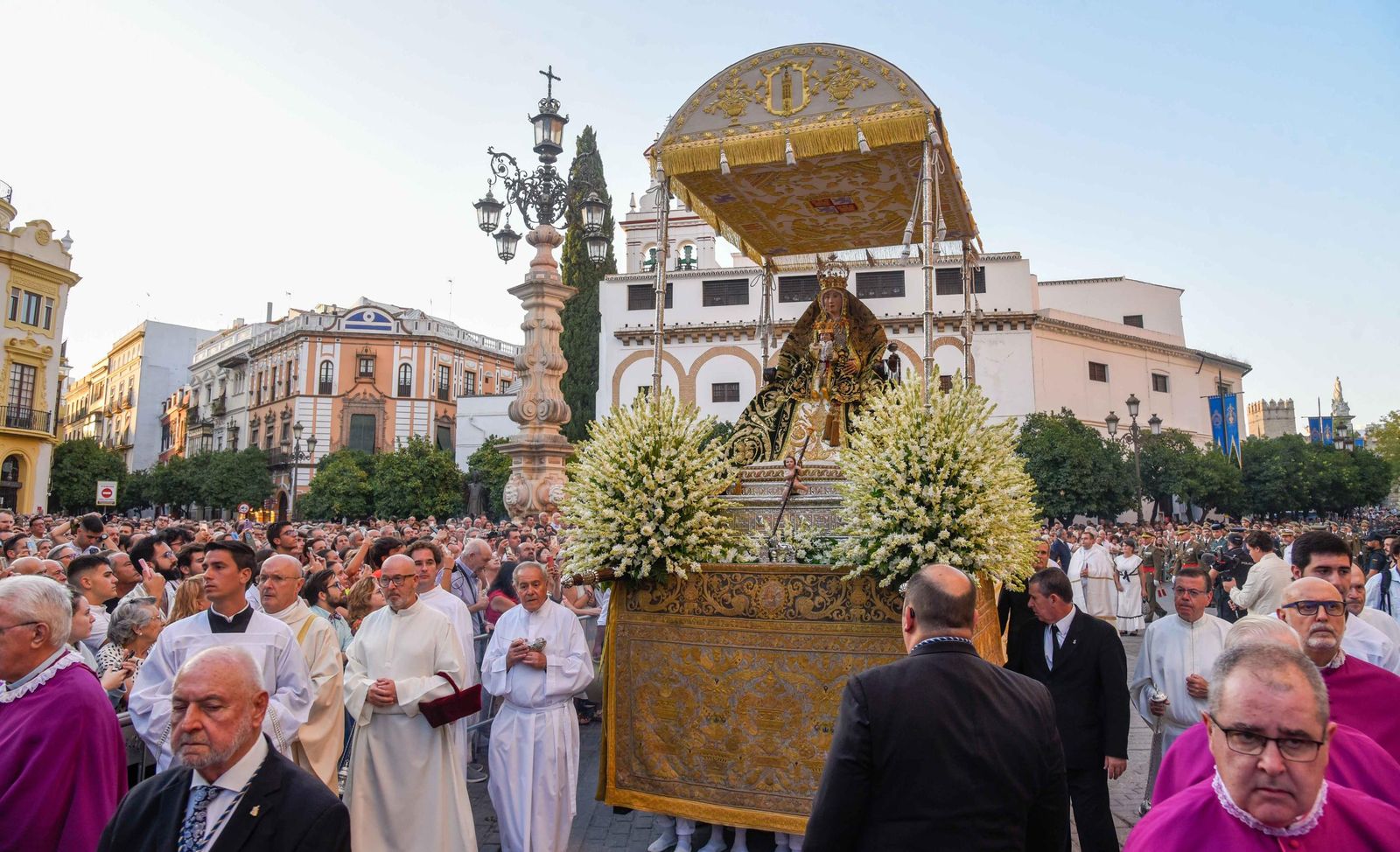 Las fotografías de la procesión de la Virgen de los Reyes 2025