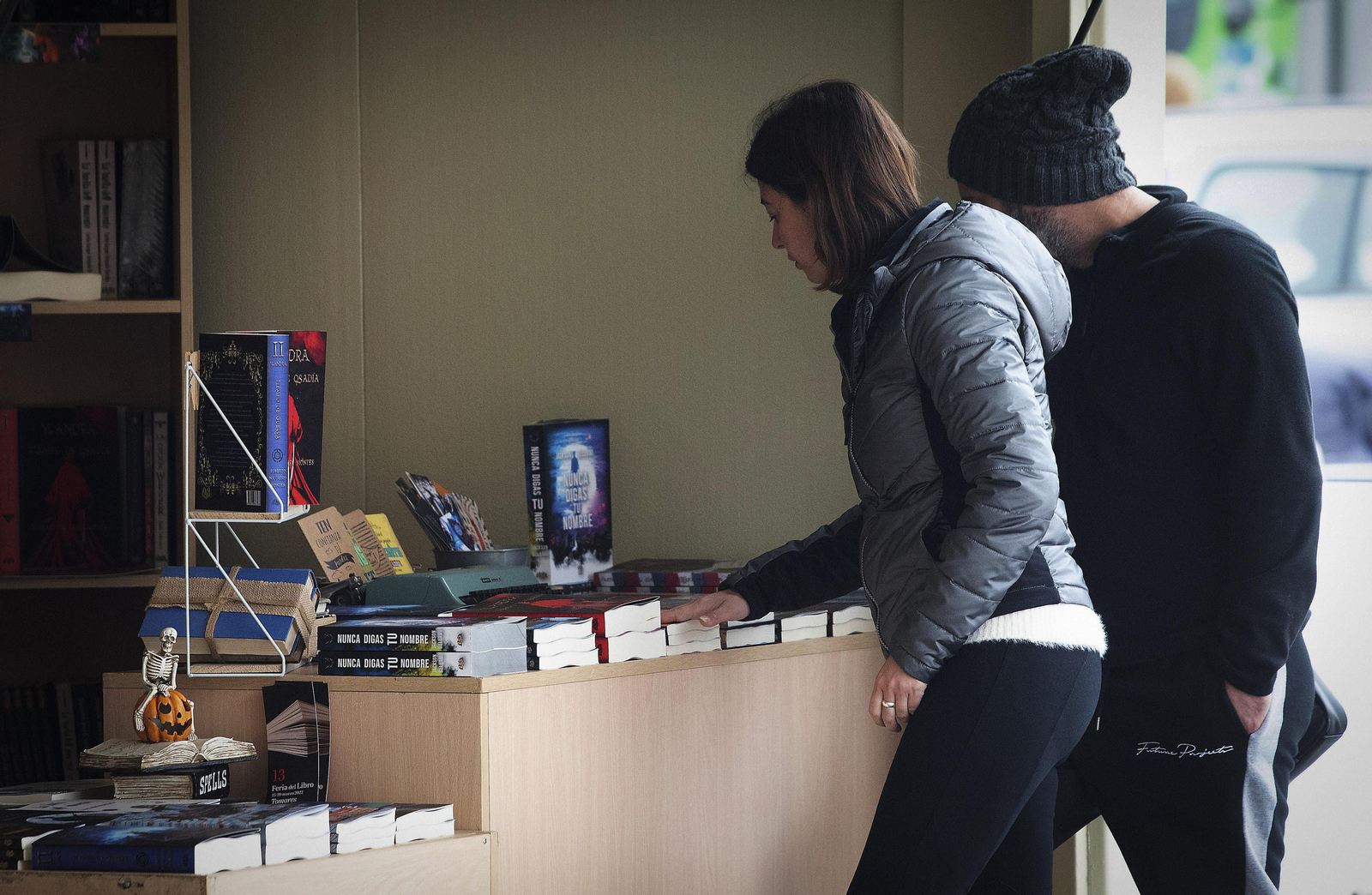 La Feria del Libro de Tomares, en imágenes