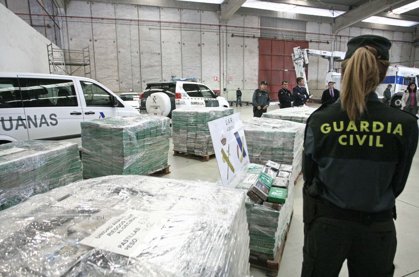 Detalle de algunas pastillas de droga, con las marcas de los narcos.