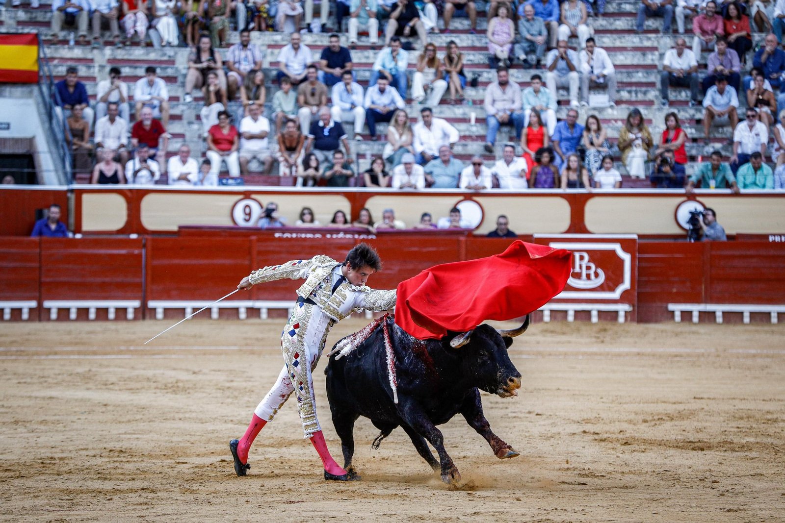 Imágenes de la corrida de toros en El Puerto: Manzanares, Roca Rey y Pablo Aguado