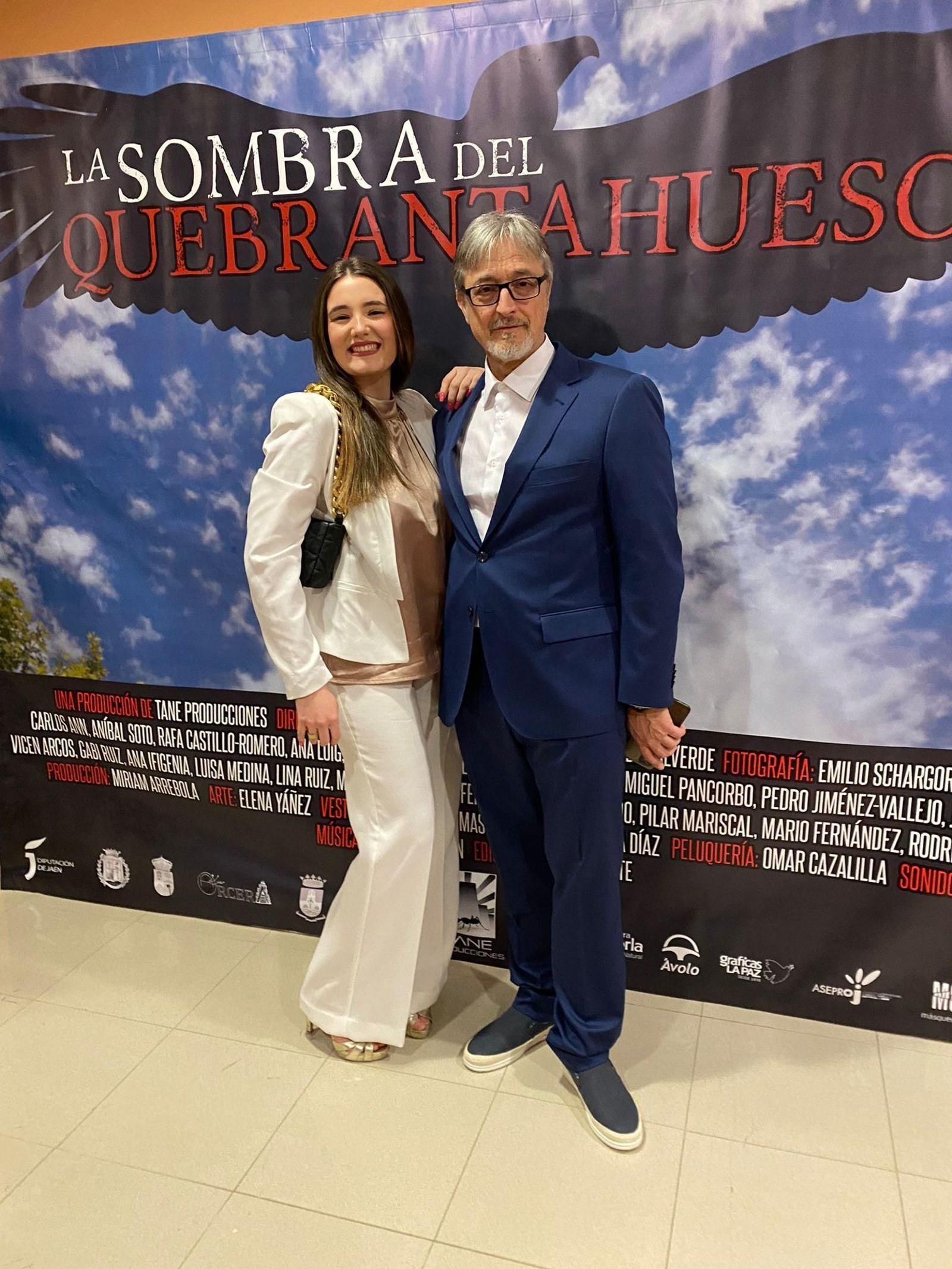 La alfombra roja del preestreno nacional, en Hornos, de la película "La sombra del quebrantahuesos"