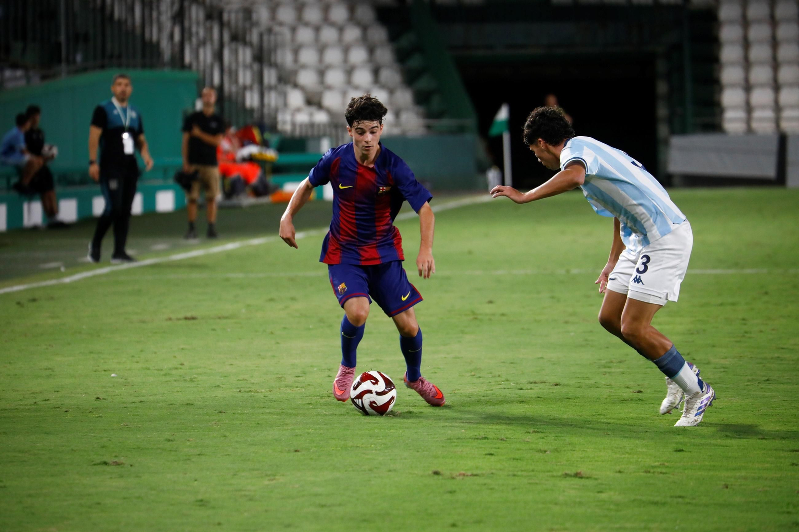 Las mejores fotos del Barcelona - Racing Club de la final del Mundial de Clubes juvenil en El Arcángel