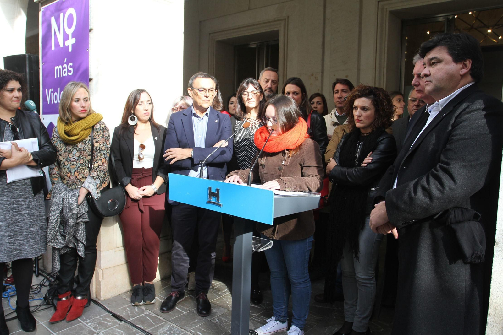 Lectura de manifiesto de violencia contra la mujer