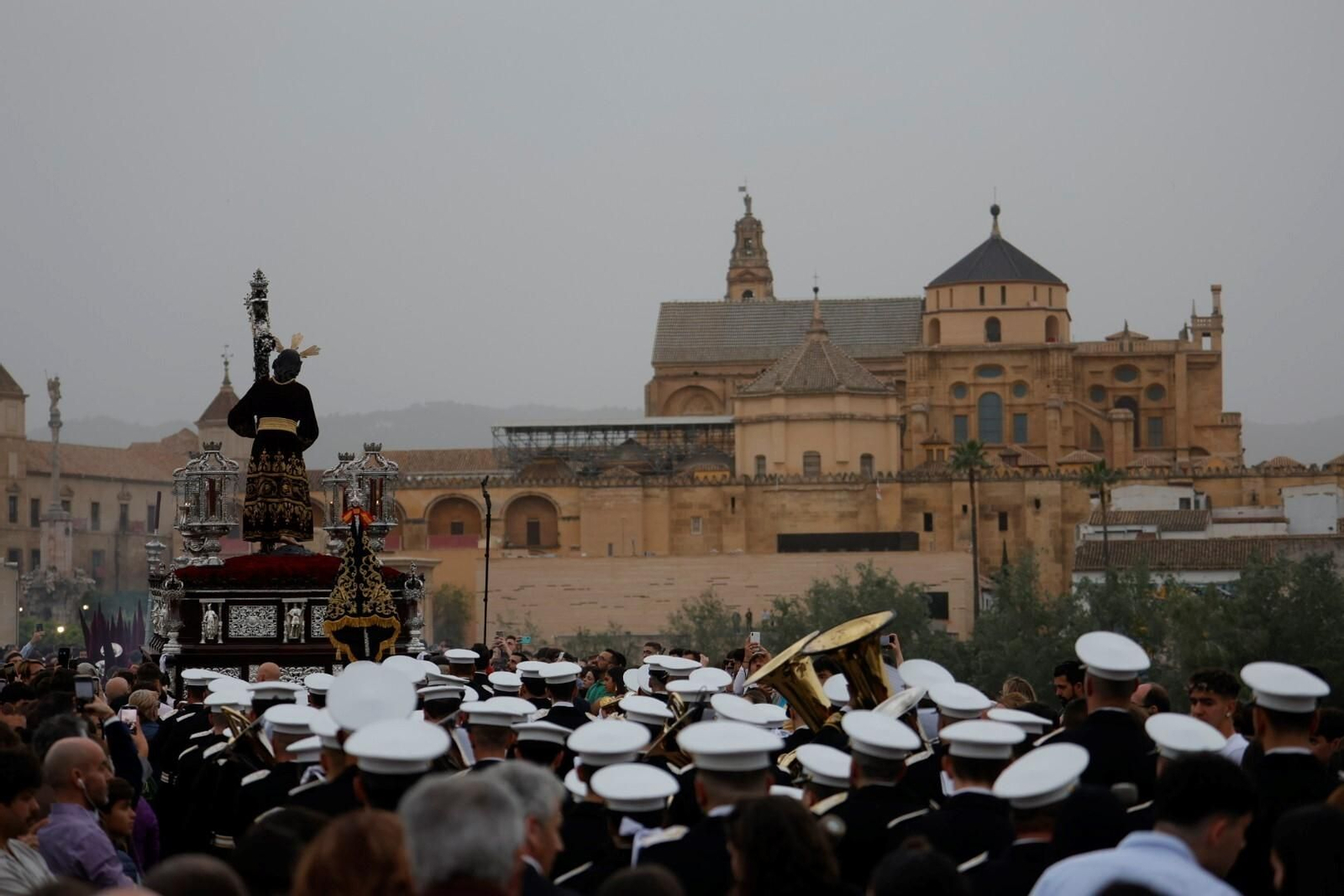 La procesión de la Vera-Cruz de Córdoba en este Domingo de Ramos, en imágenes