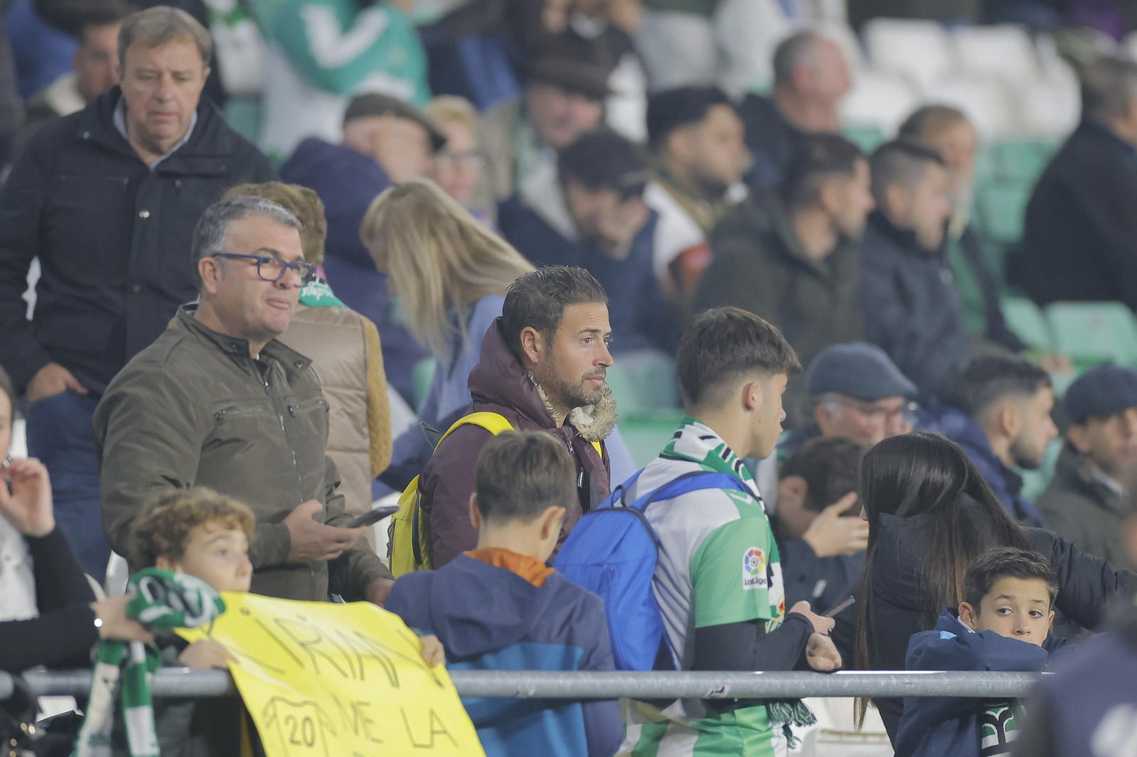 Búscate en las fotos del Betis-Las Palmas