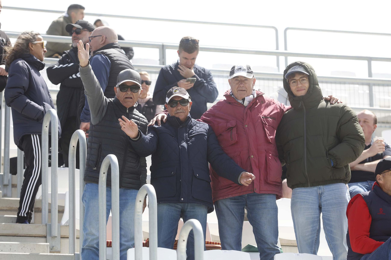Búscate en el Ciudad de La Línea durante el Balona - Linares