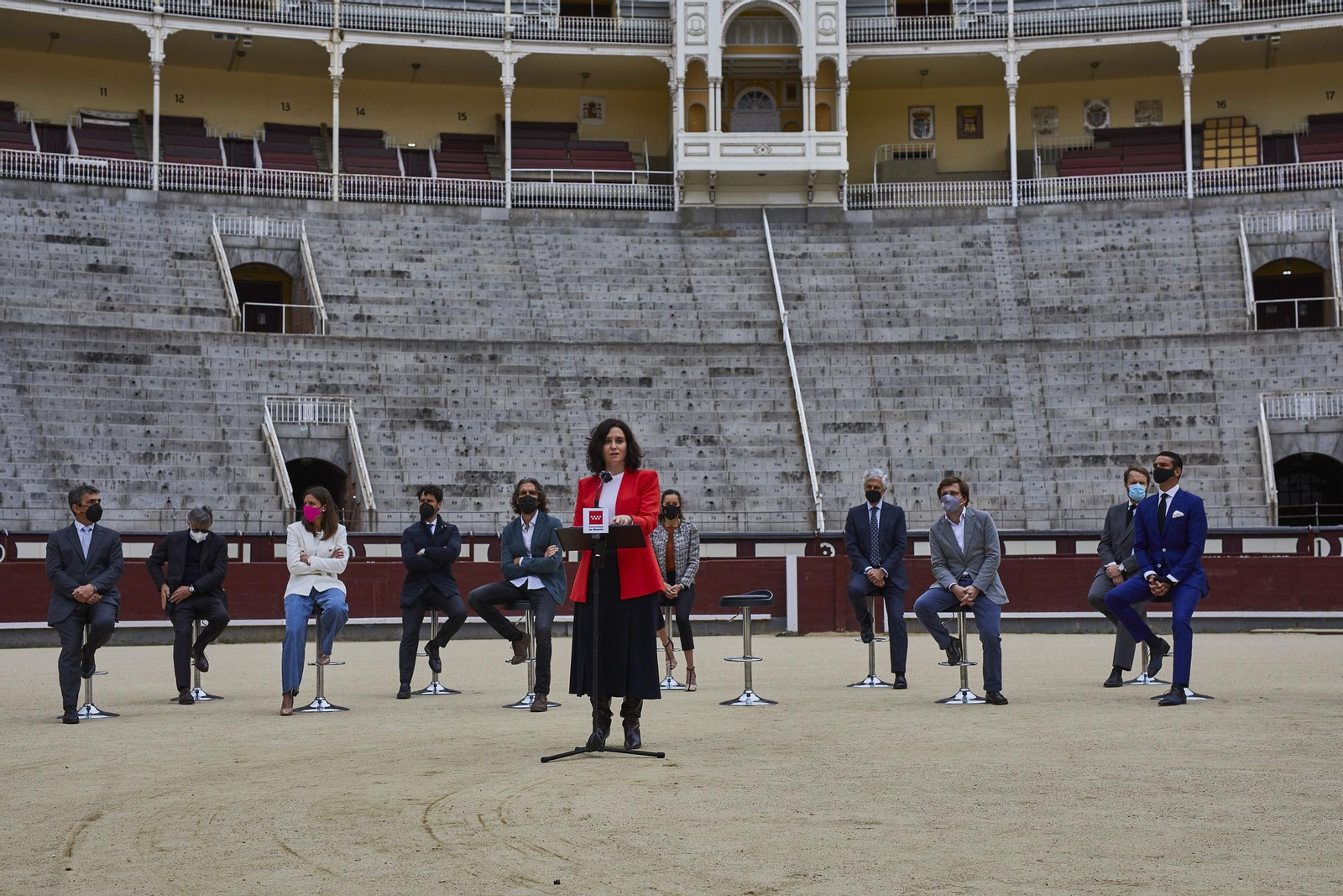 Isabel Díaz Ayuso, presidenta de la Comunidad de Madrid, durante su intervención en Las Ventas.