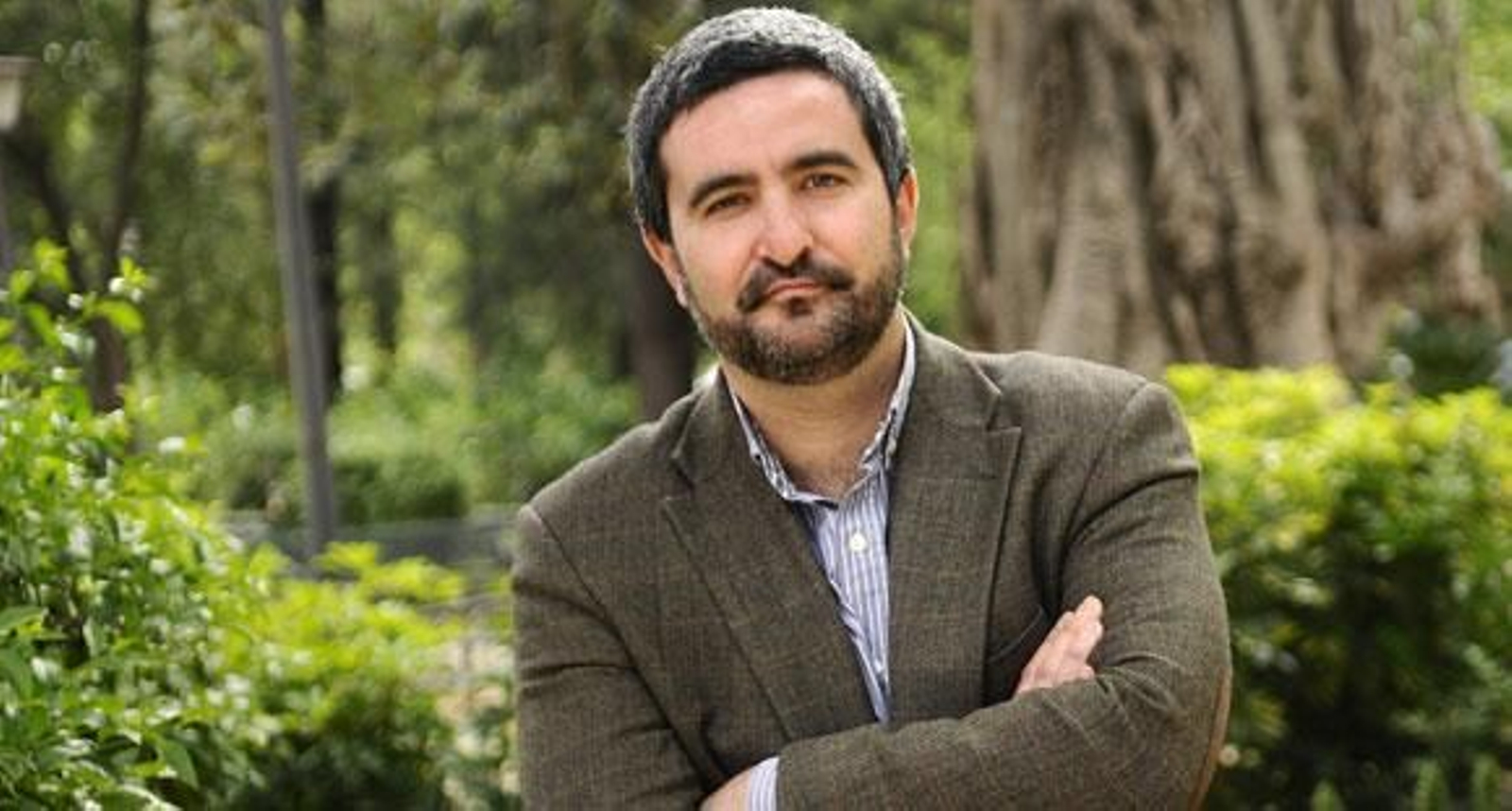 Daniel Ruiz García gana el Premio Tusquets de Novela por 'La gran ola'