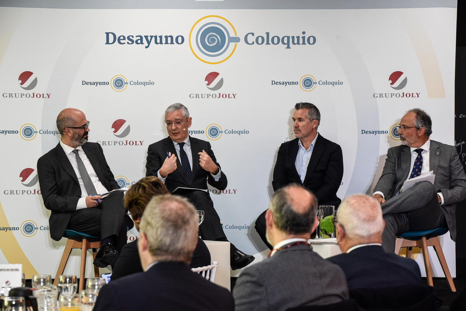 Imágenes del Desayuno Coloquio "Enomía azul, claves para el desarrollo sostenible" organizado por el Grupo Joly