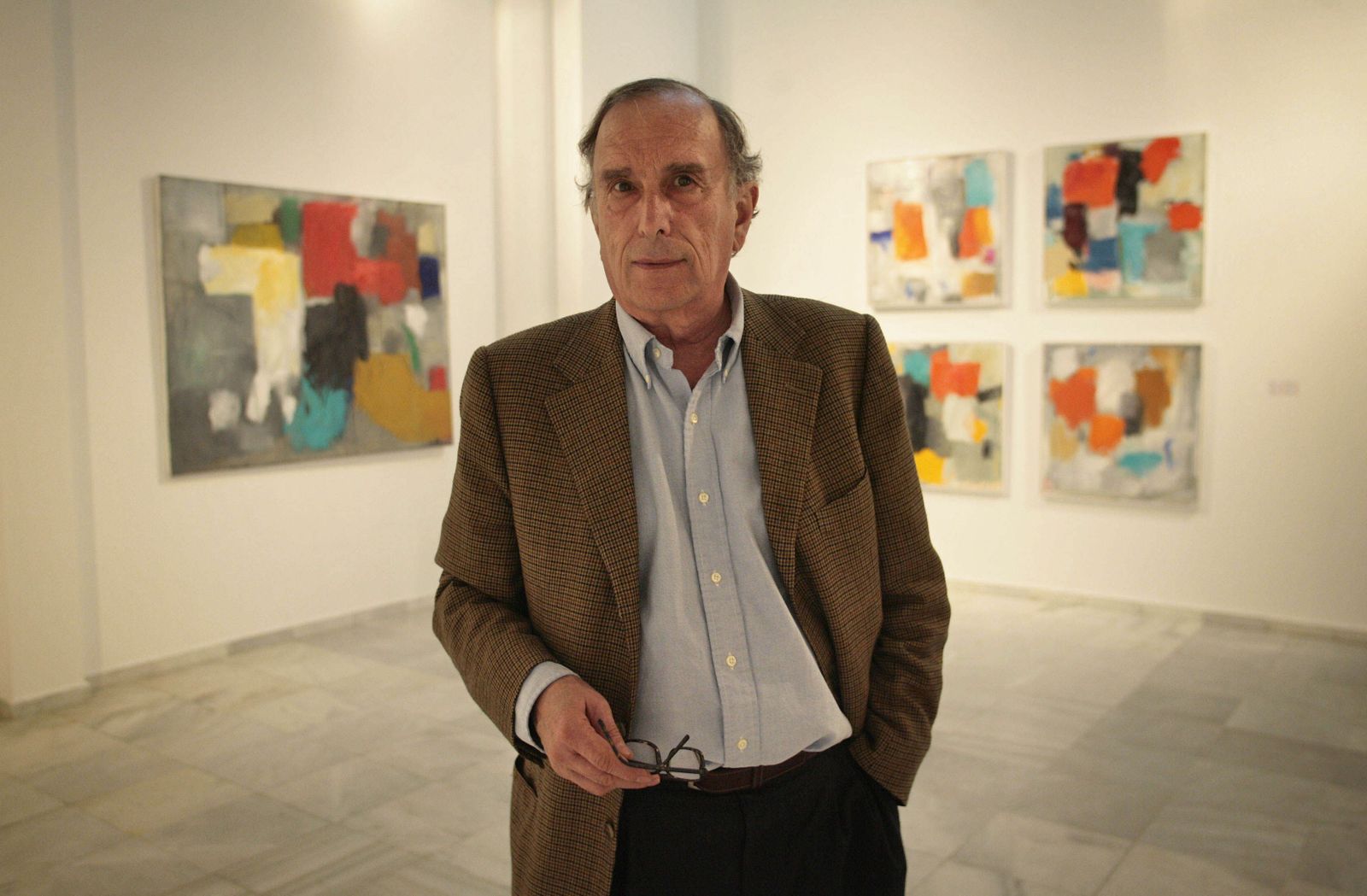 Manuel Salinas, uno de los artistas fieles de la galería La Caja China.