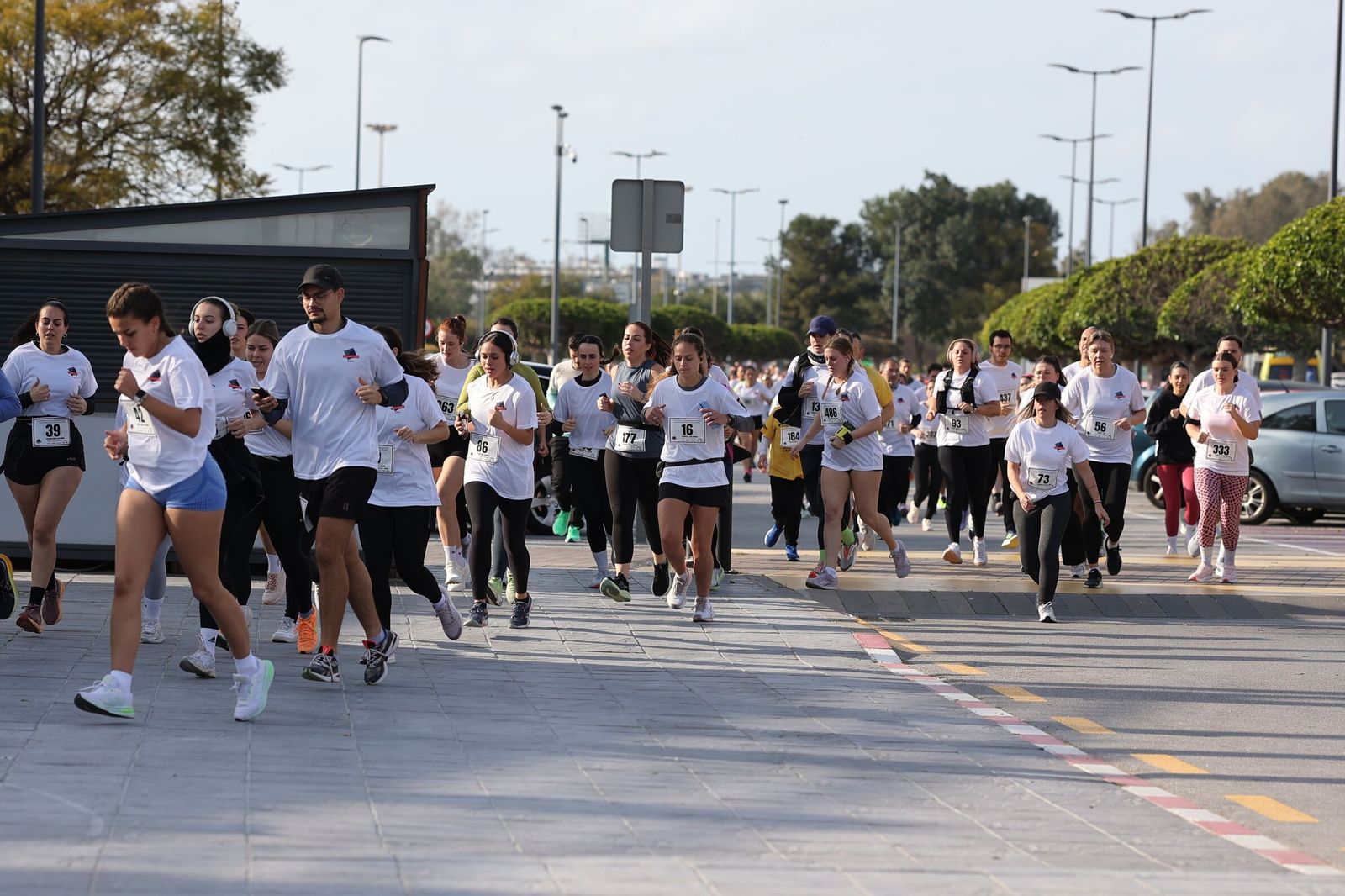 La Carrera Solidaria por el Día de la Mujer McArthurGlen, en fotos