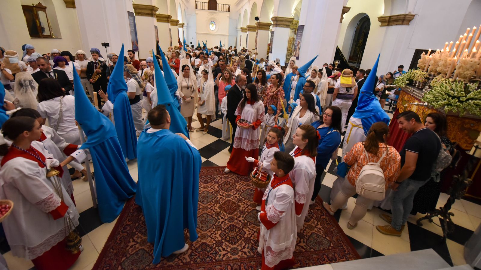 Fotos del Domingo de Ramos en Los Barrios: Borriquita y María Santisima de la Estrella