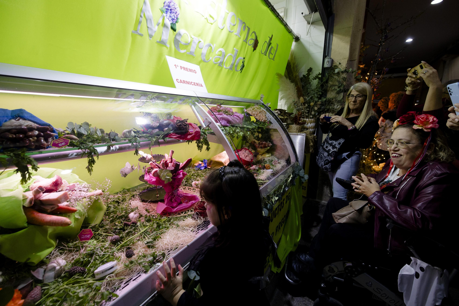 Las imágenes de la fiesta de los Tosantos en el Mercado Central