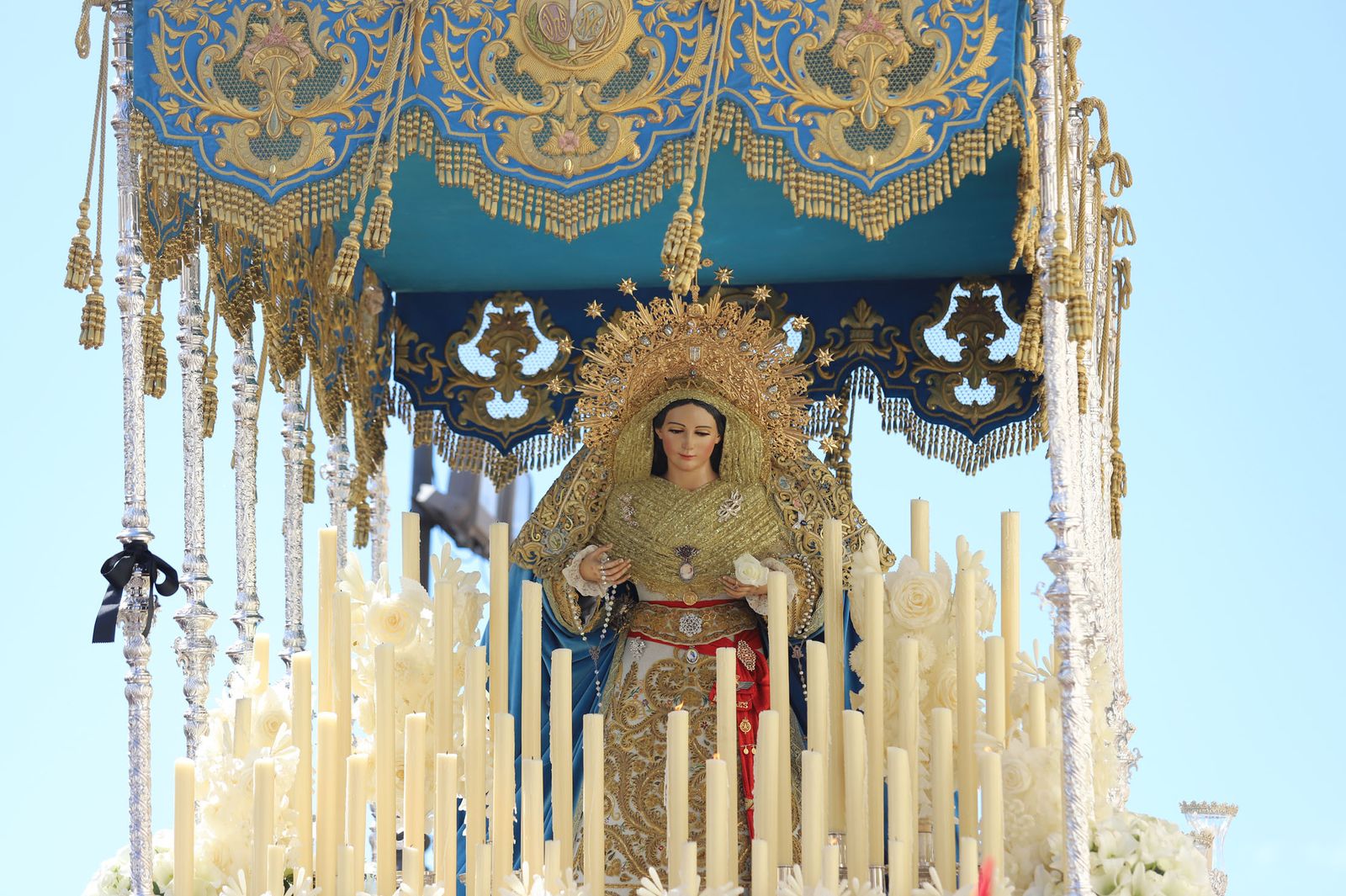 Las mejores imágenes de la hermandad de la Borriquita  de Huelva en el domingo de ramos 2019